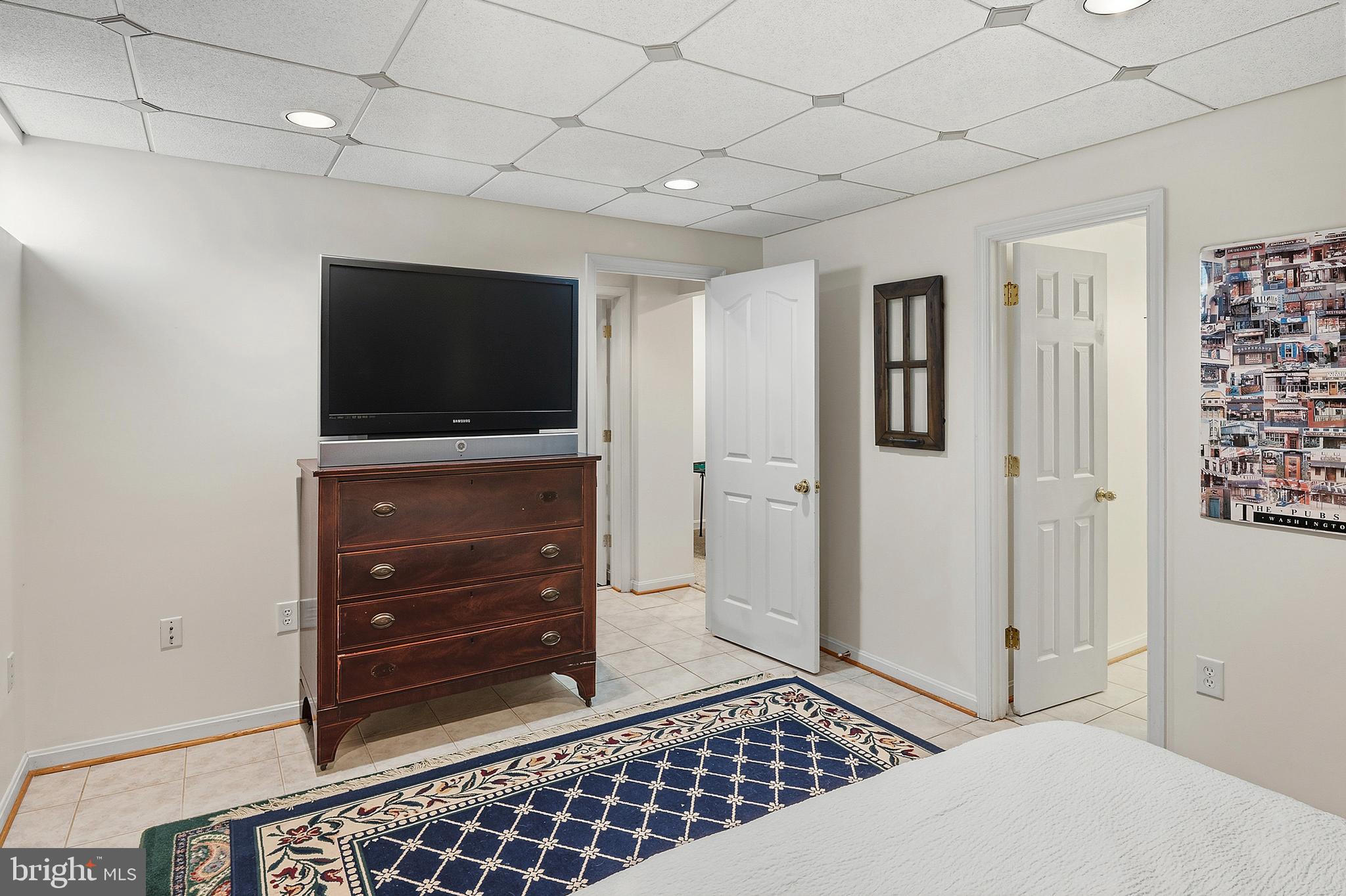 NORBECK GROVE - Residential