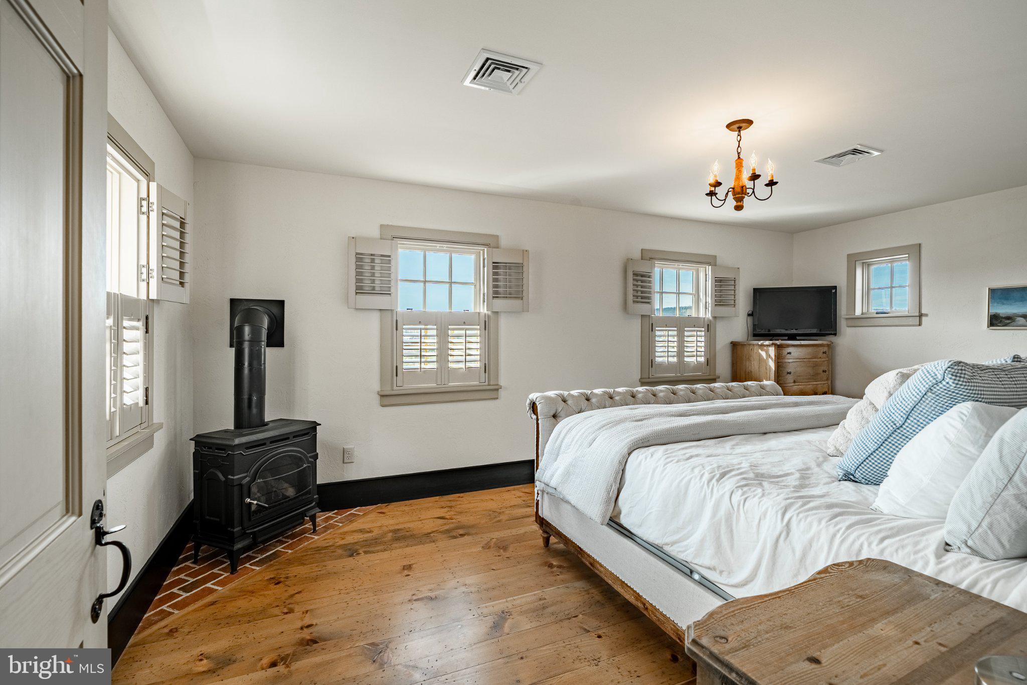 OLDEBULLTOWNVILLAGE - Residential