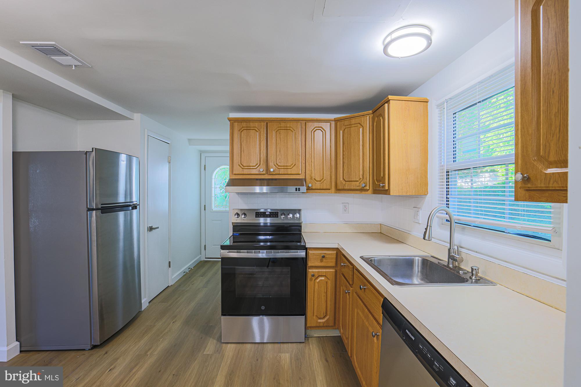 MAPLE RIDGE - Residential