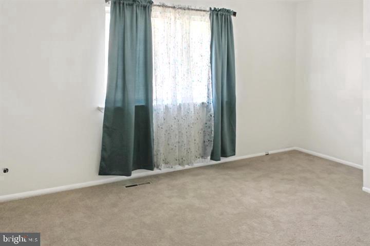 OAK MANOR TWN HSE CONDO - Residential