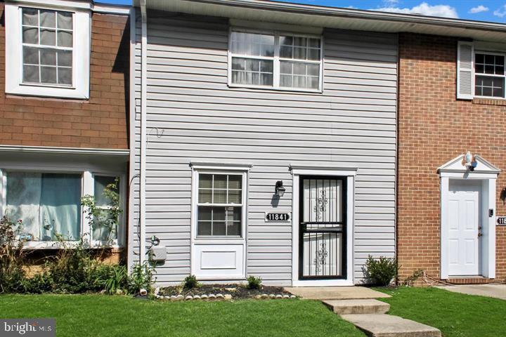 OAK MANOR TWN HSE CONDO - Residential