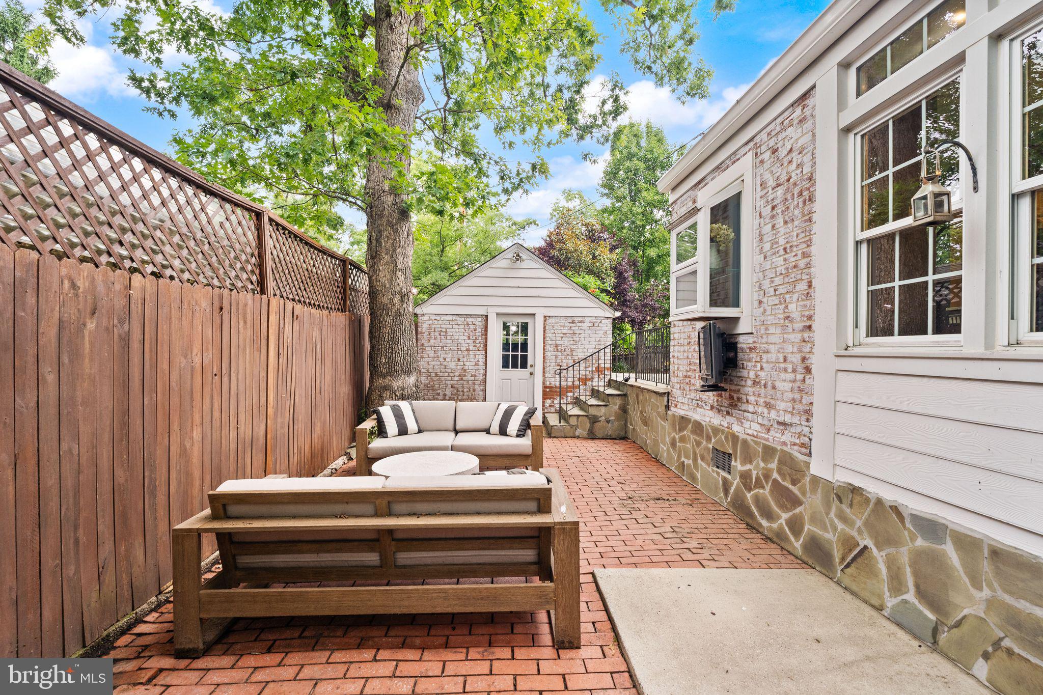ARLINGTON FOREST - Residential