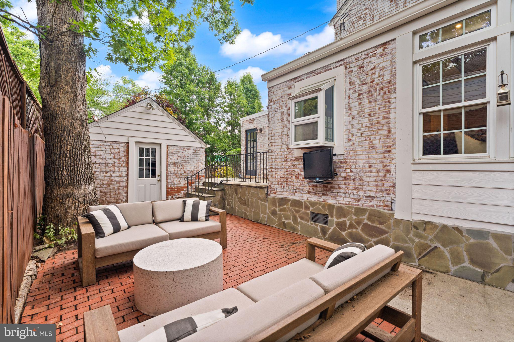 ARLINGTON FOREST - Residential
