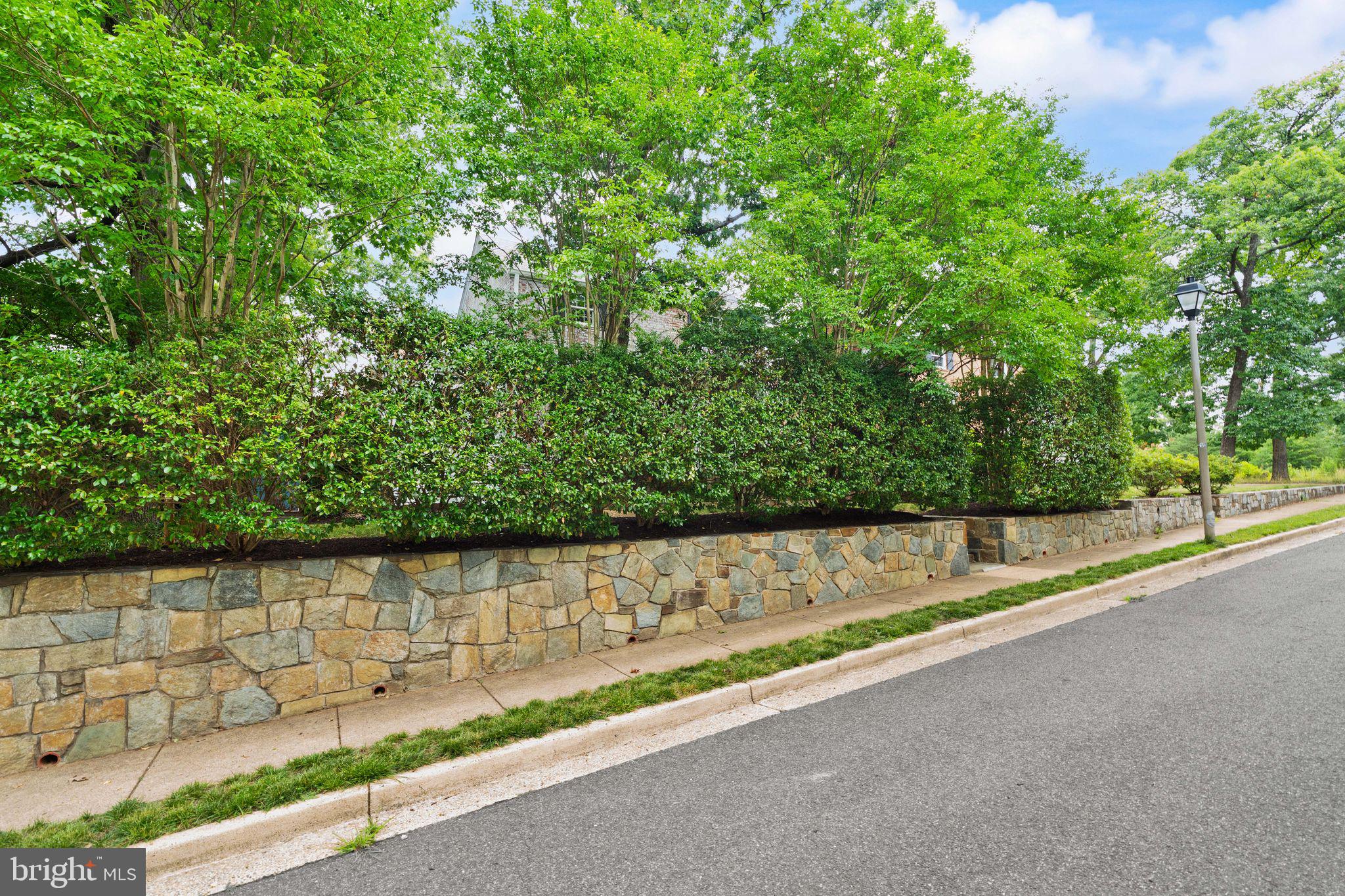 ARLINGTON FOREST - Residential