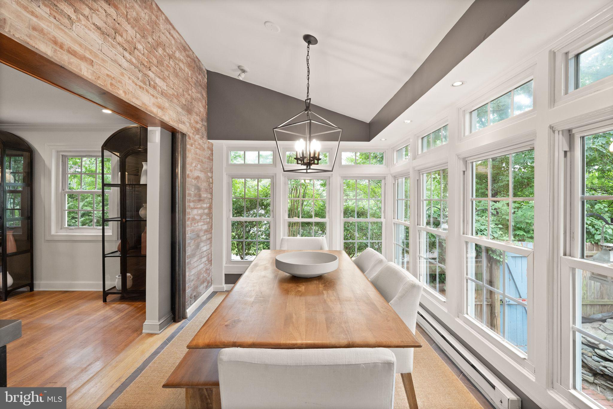 ARLINGTON FOREST - Residential