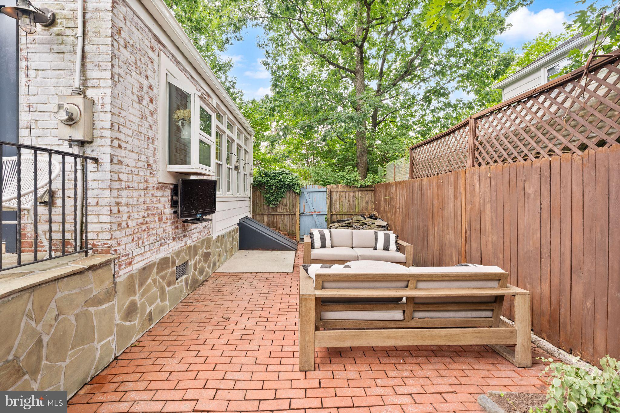 ARLINGTON FOREST - Residential