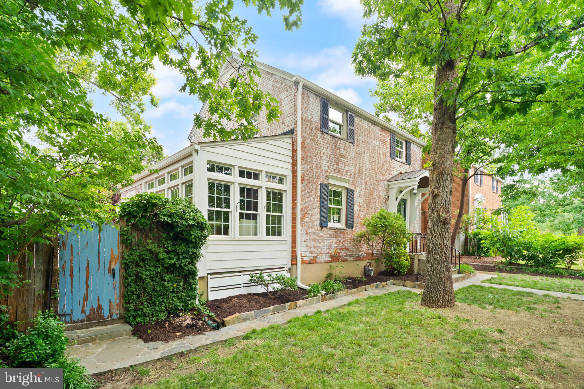 ARLINGTON FOREST - Residential
