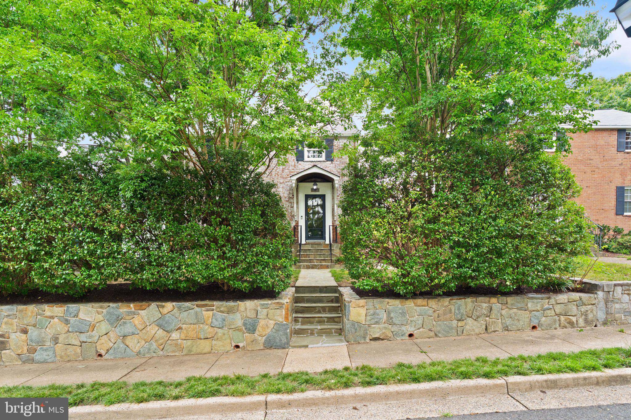 ARLINGTON FOREST - Residential