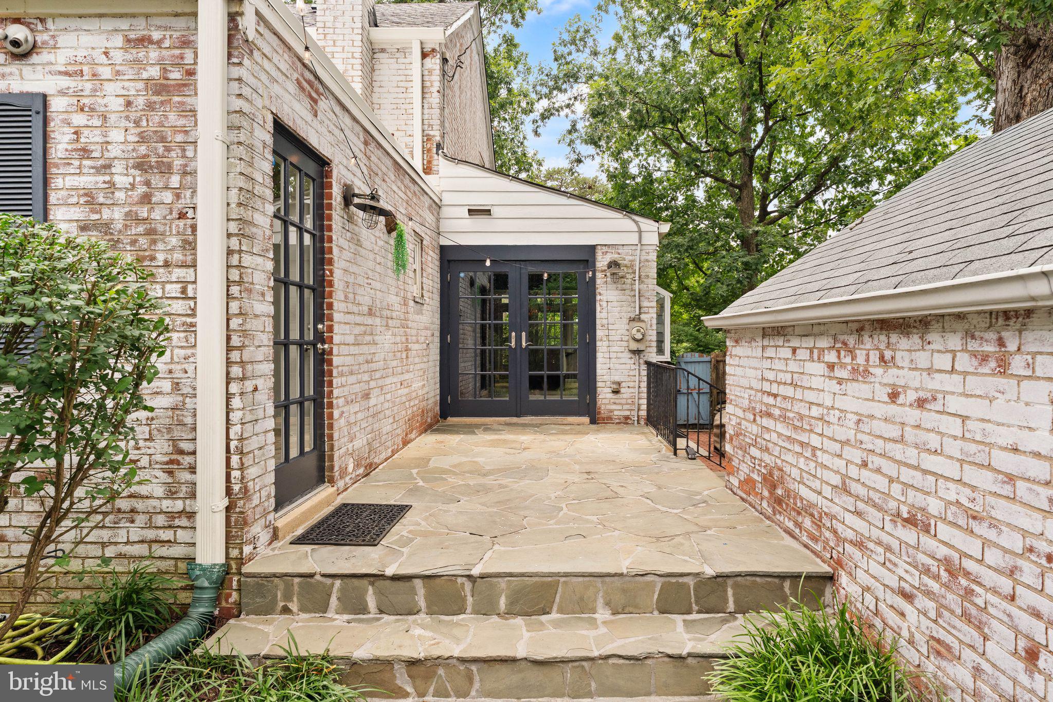 ARLINGTON FOREST - Residential