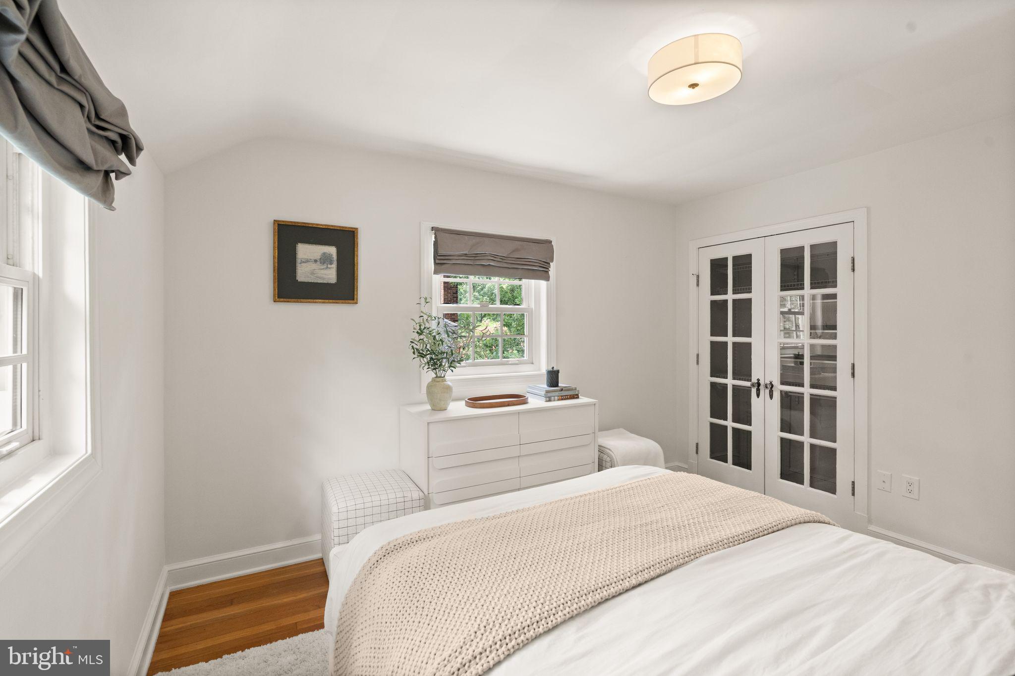 ARLINGTON FOREST - Residential