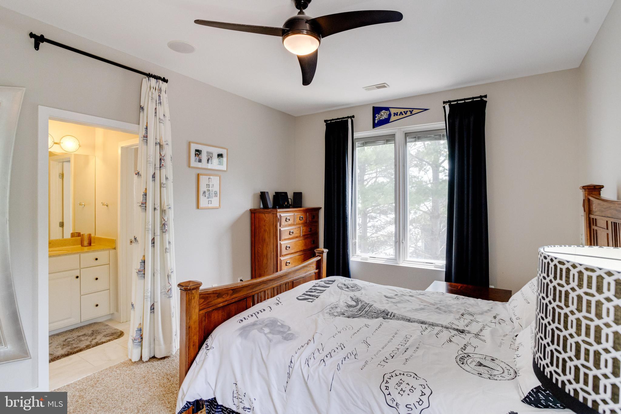 ROCKAWAY BEACH - Residential