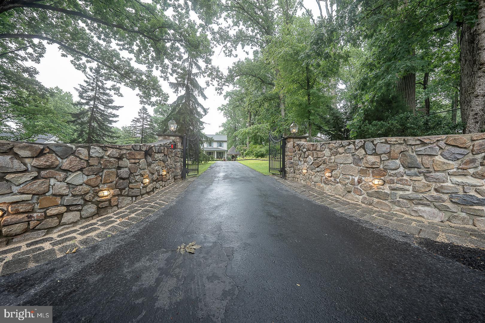 SPRING MEADOWS - Residential
