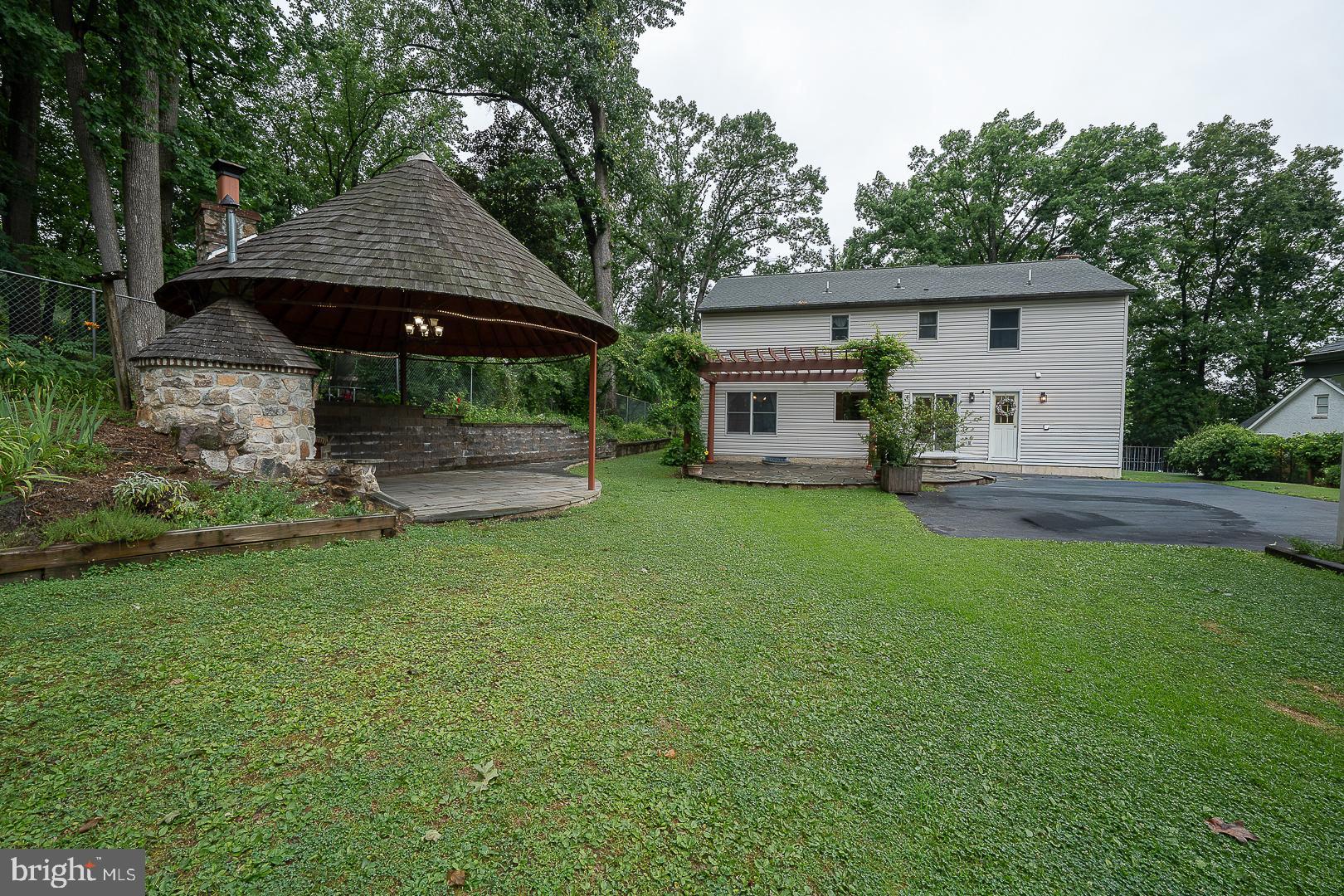 SPRING MEADOWS - Residential