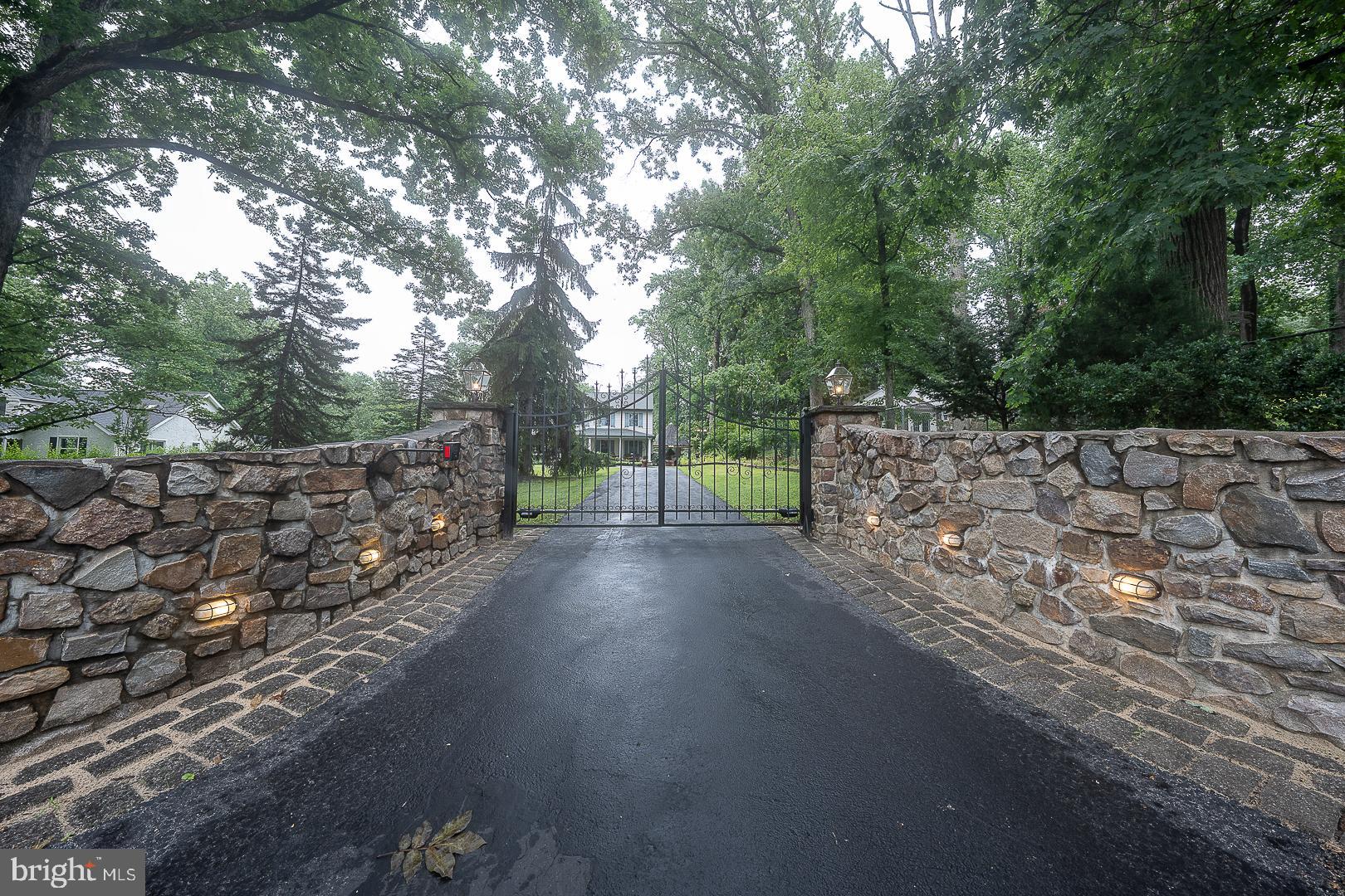 SPRING MEADOWS - Residential
