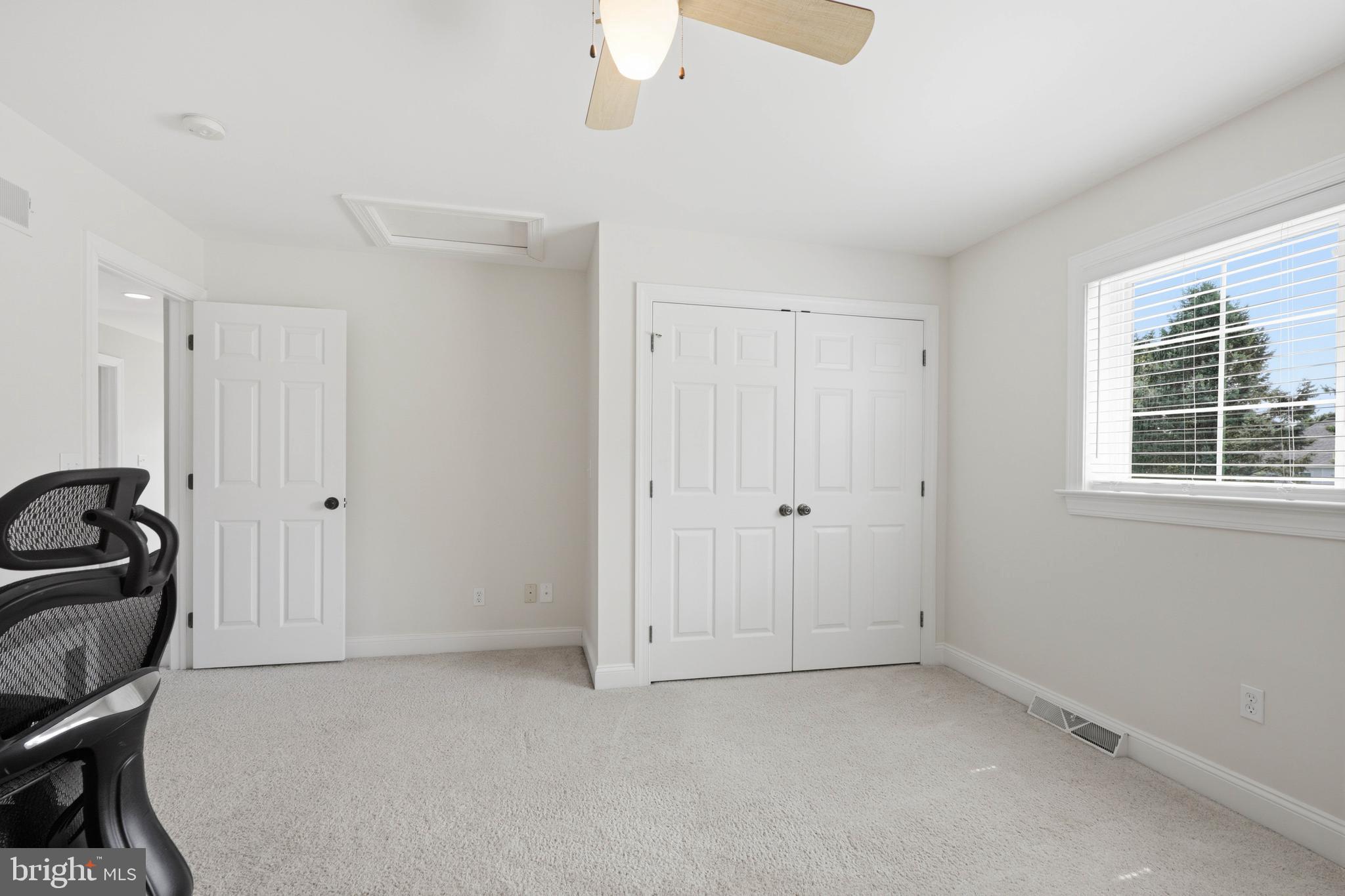 LAUREL POND - Residential