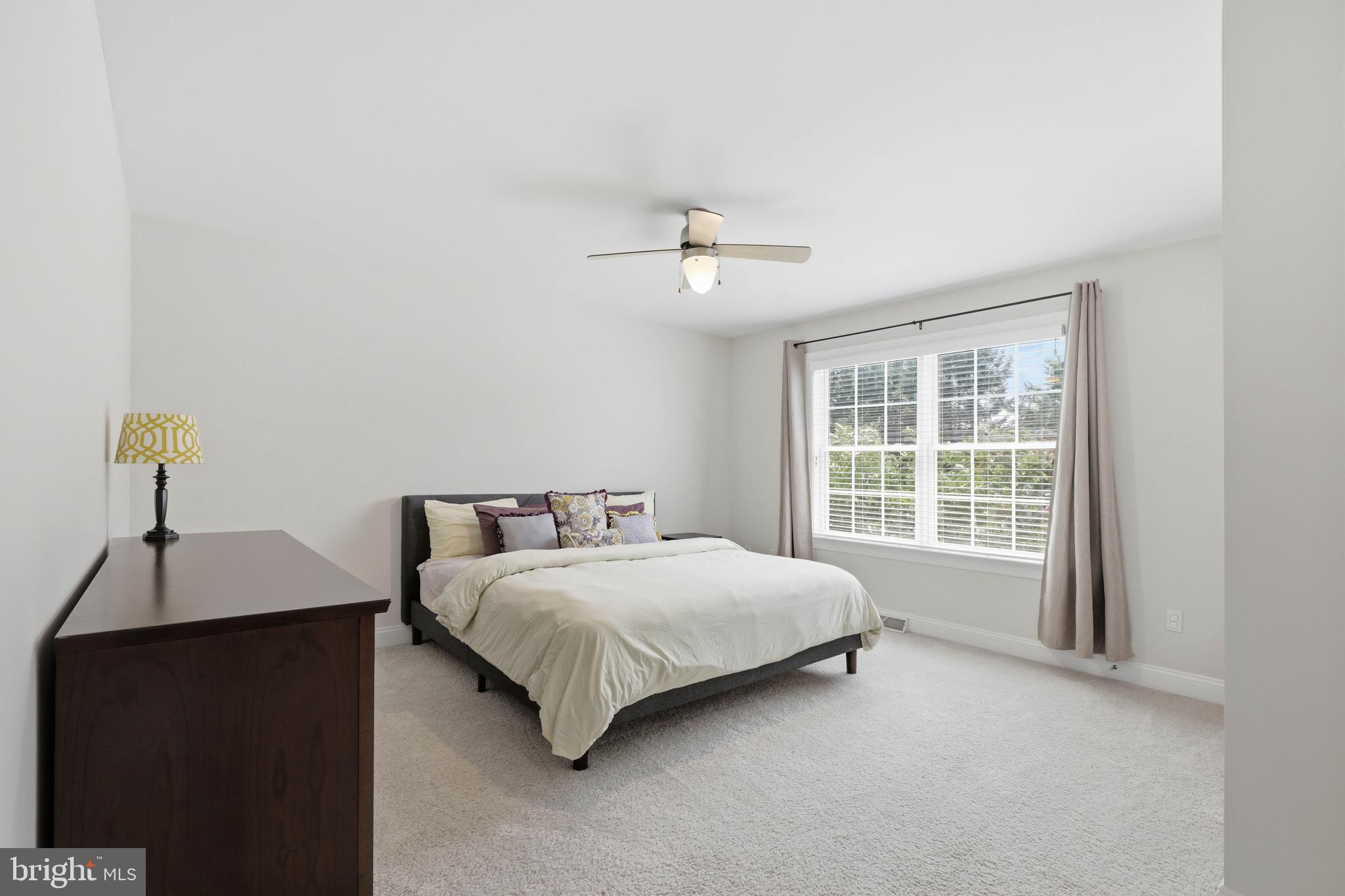 LAUREL POND - Residential