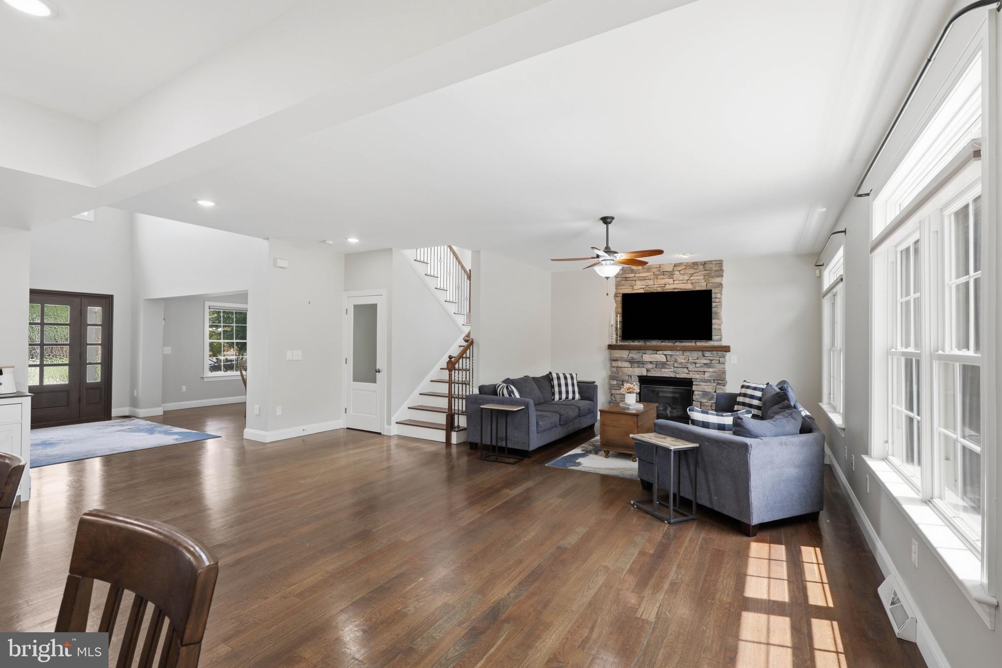 LAUREL POND - Residential