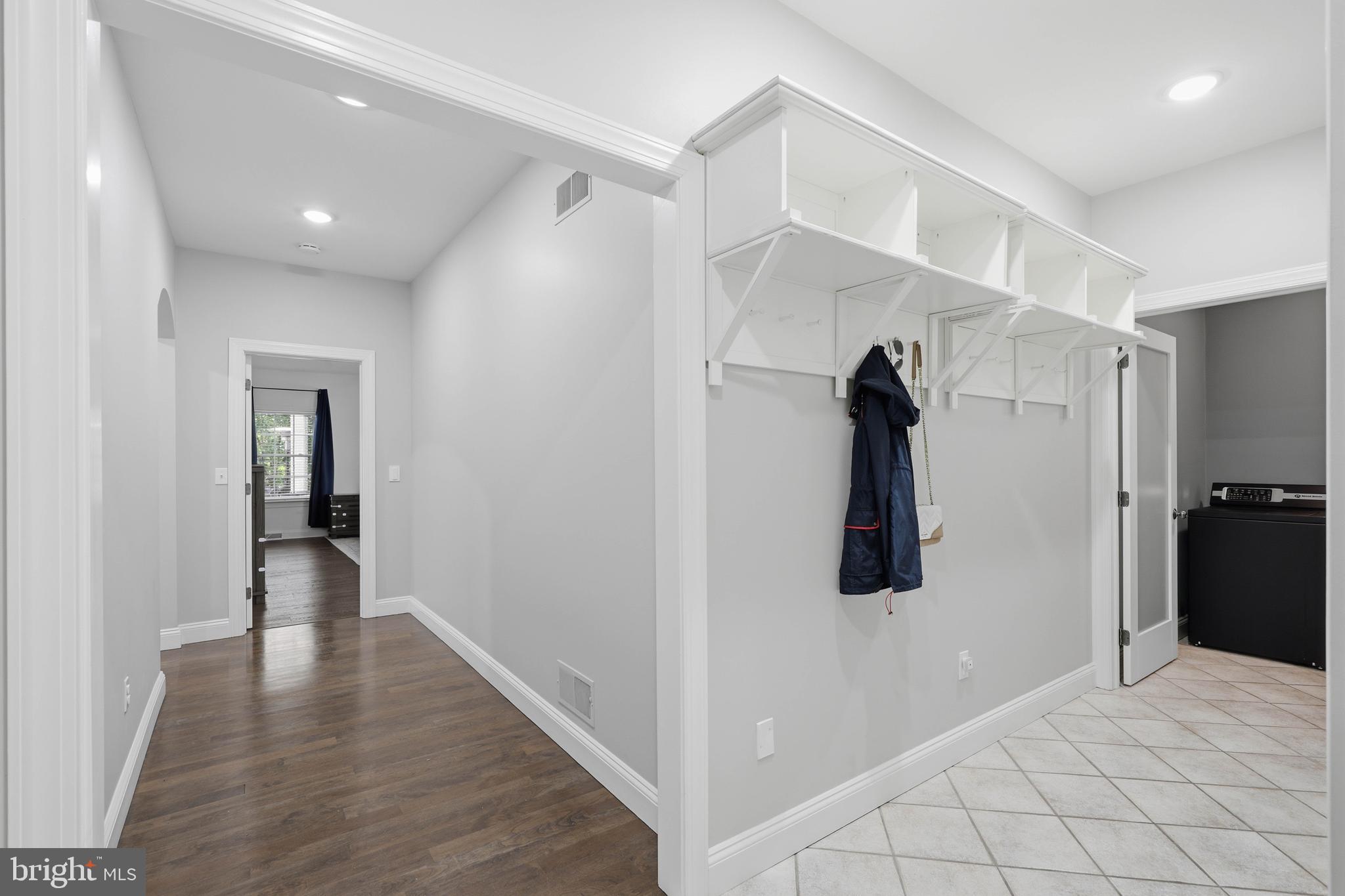 LAUREL POND - Residential