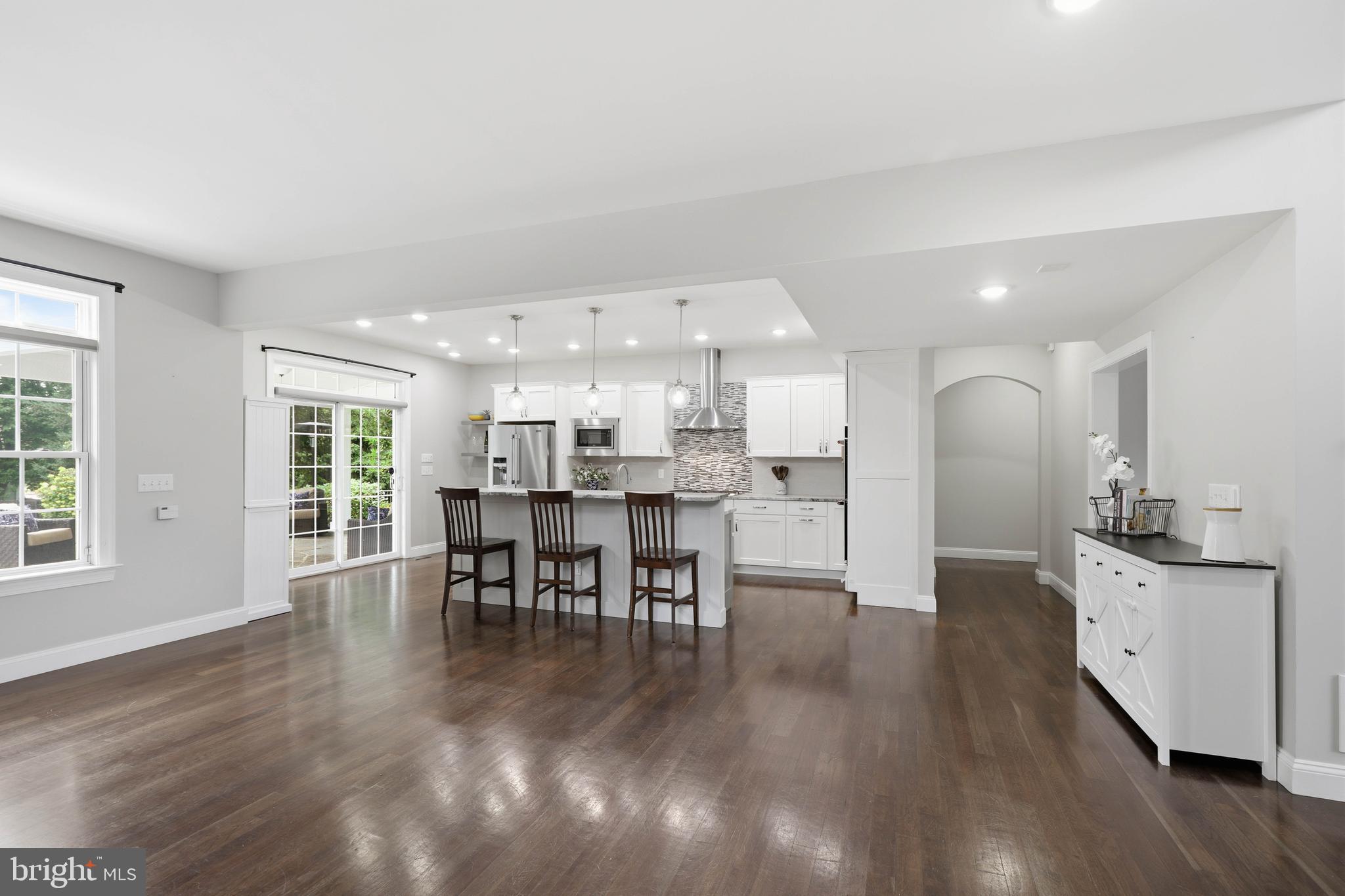 LAUREL POND - Residential