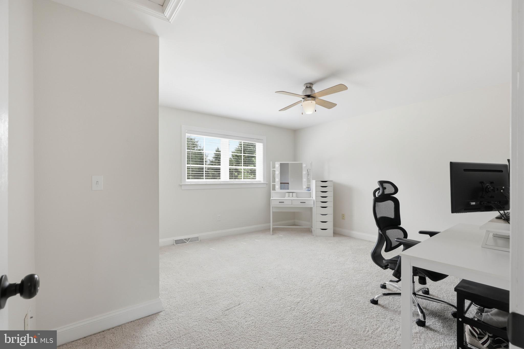 LAUREL POND - Residential