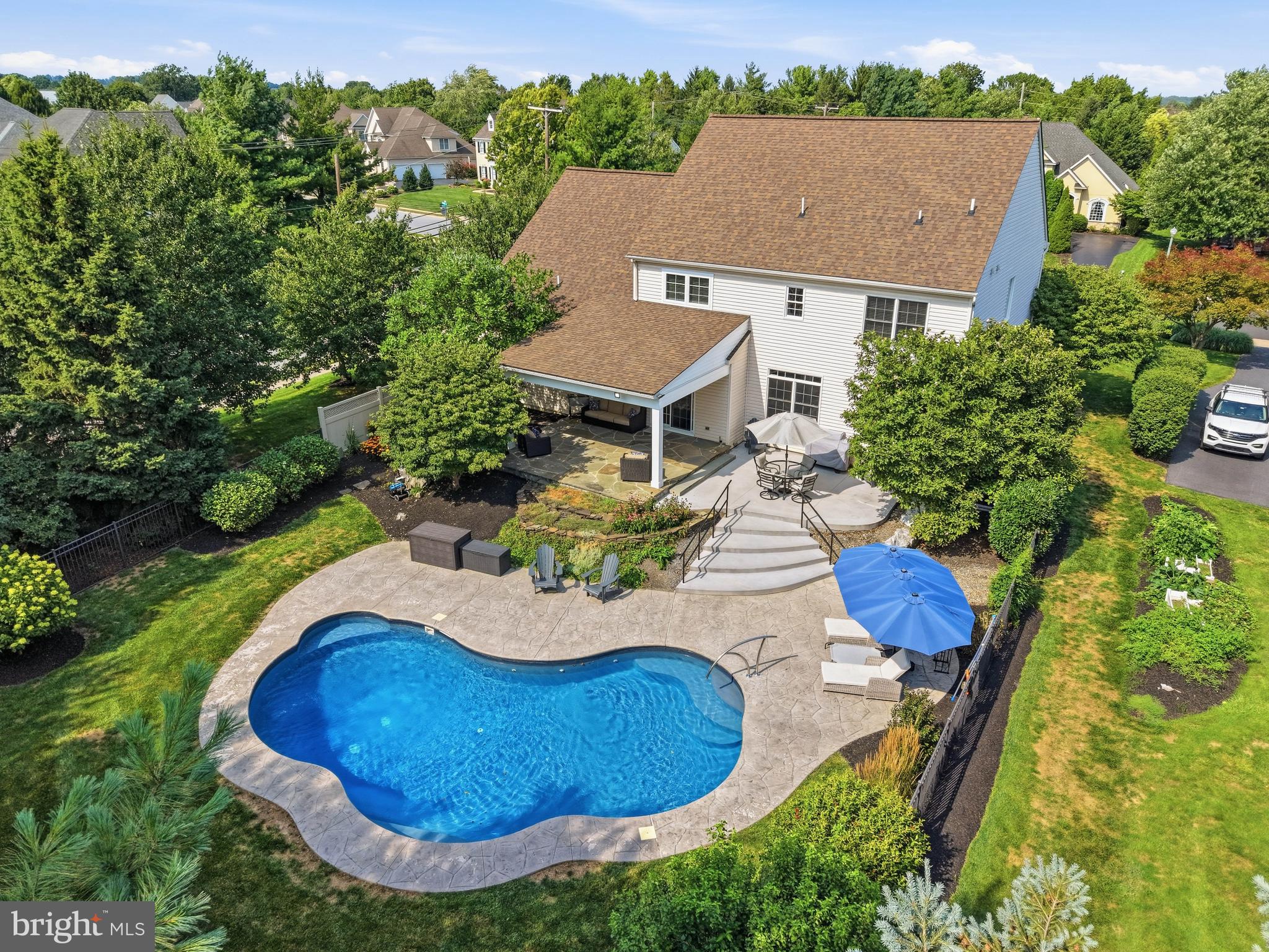 LAUREL POND - Residential