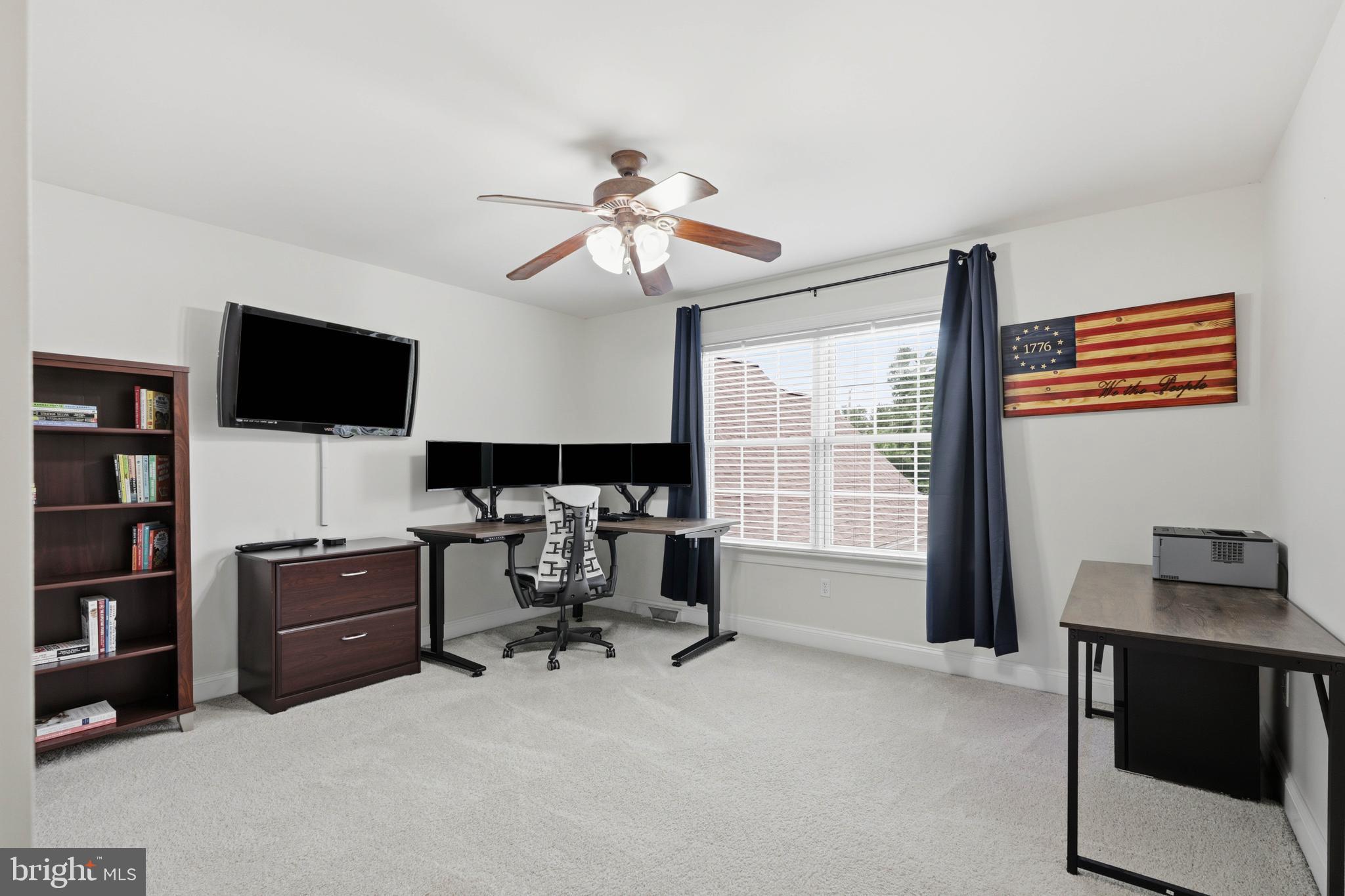 LAUREL POND - Residential