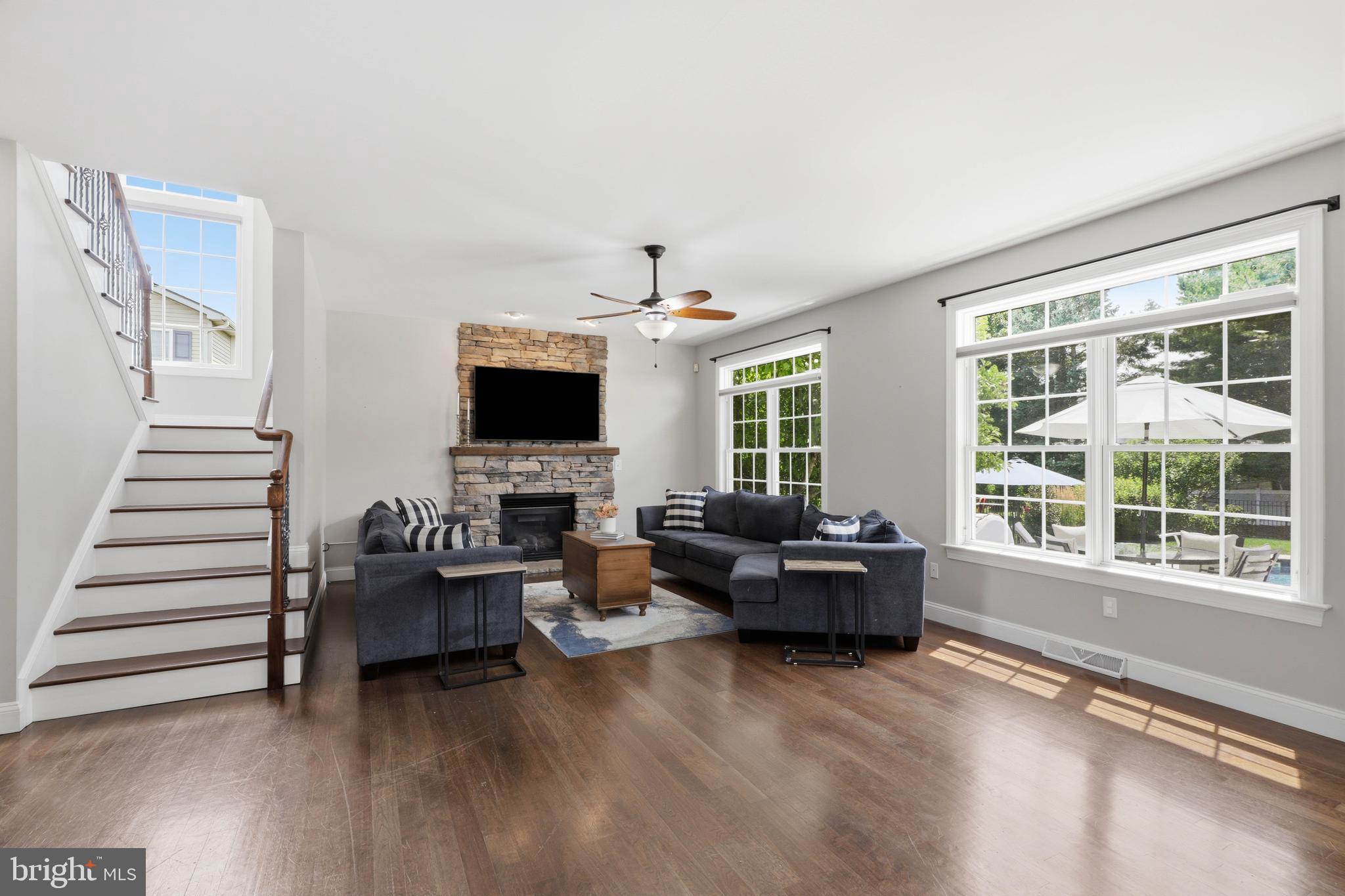 LAUREL POND - Residential