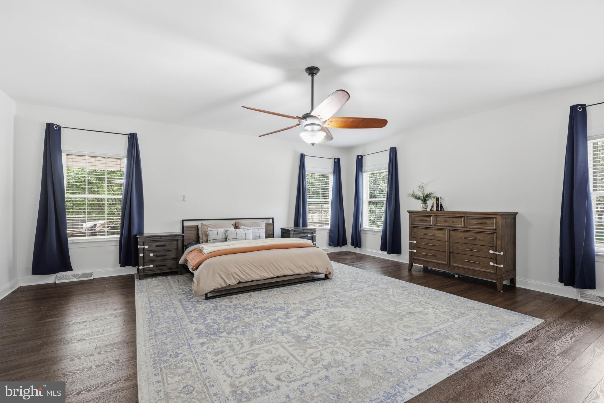 LAUREL POND - Residential