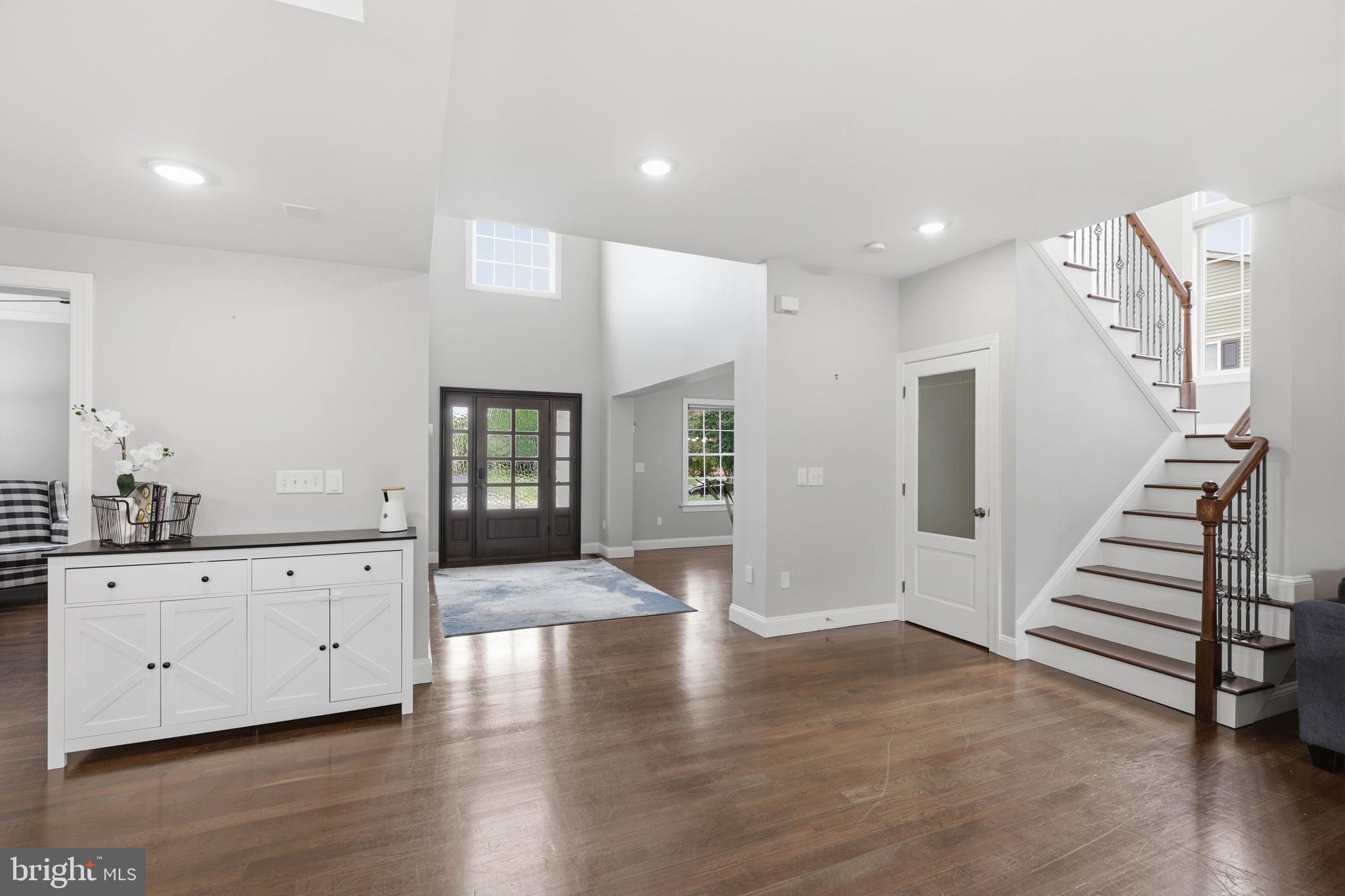 LAUREL POND - Residential