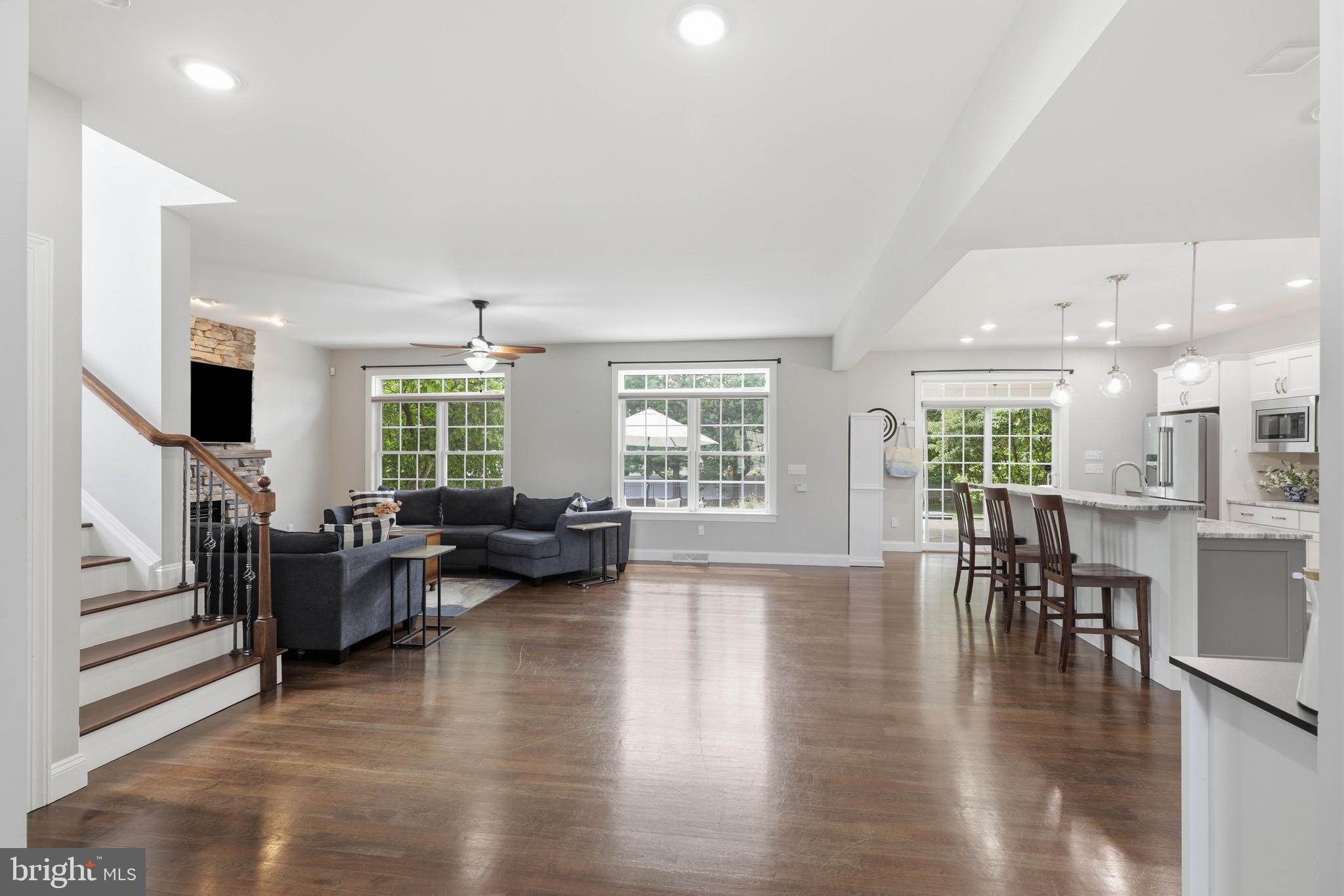 LAUREL POND - Residential