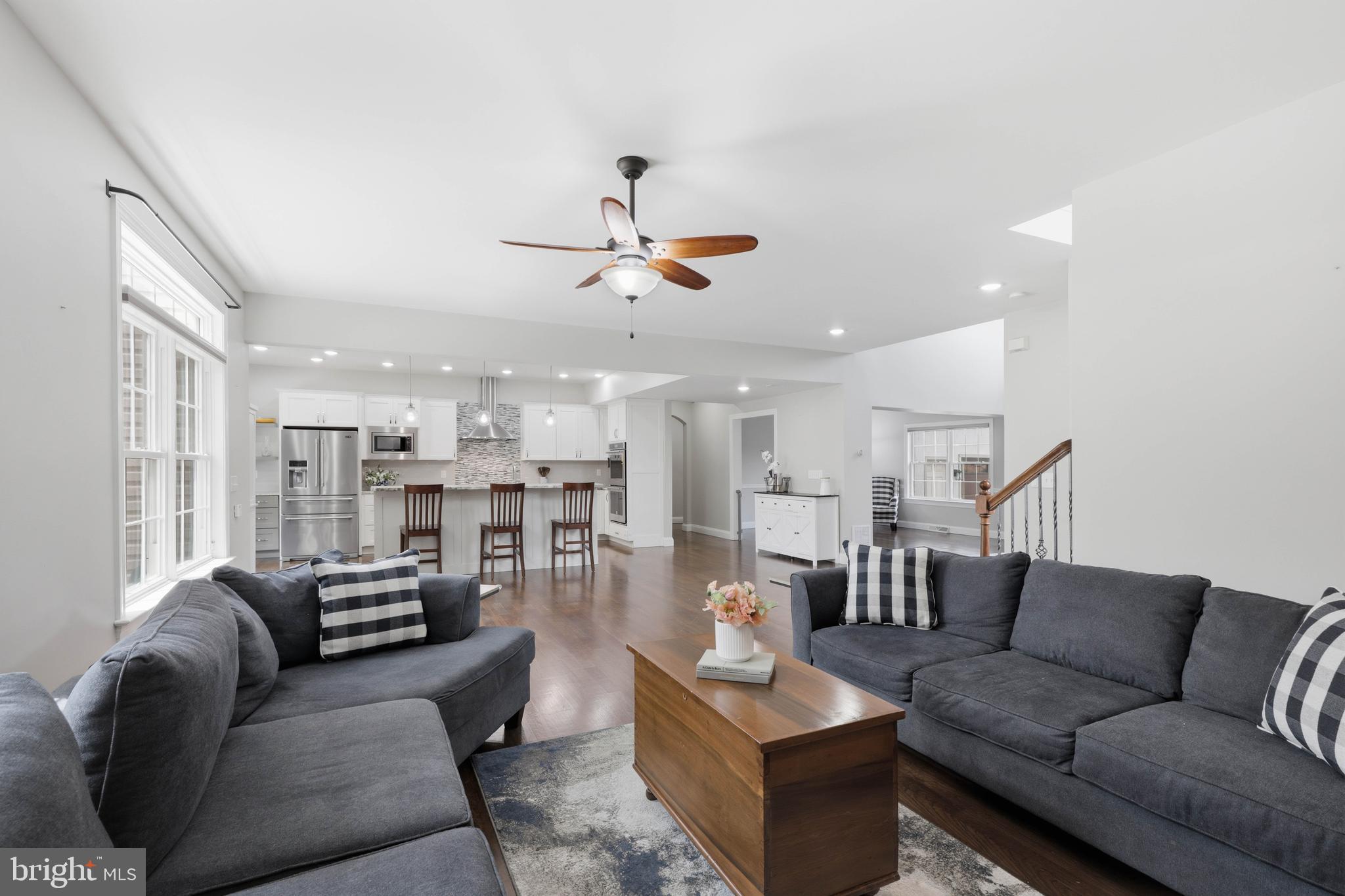LAUREL POND - Residential