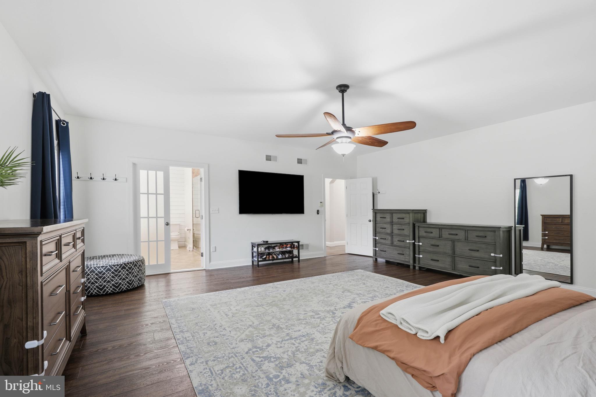 LAUREL POND - Residential