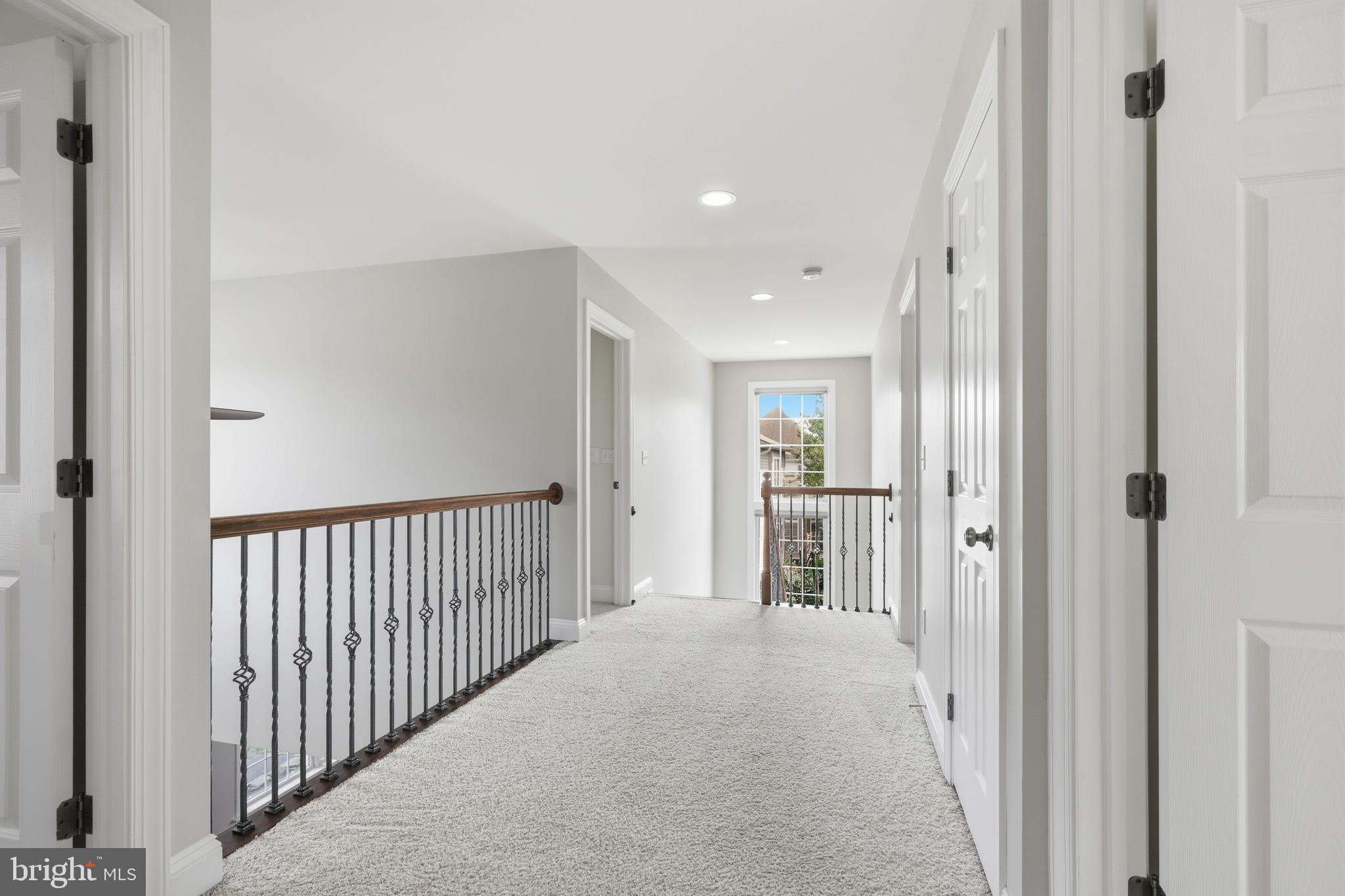 LAUREL POND - Residential