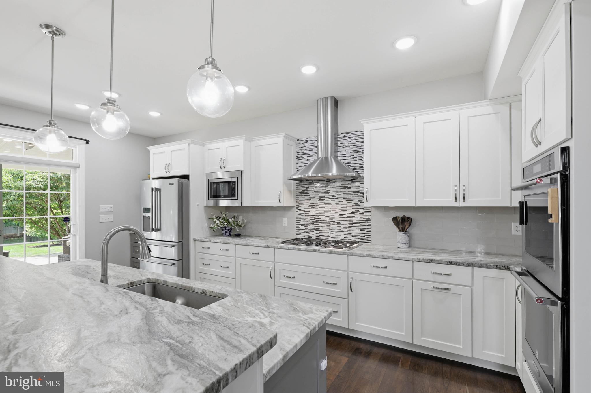LAUREL POND - Residential