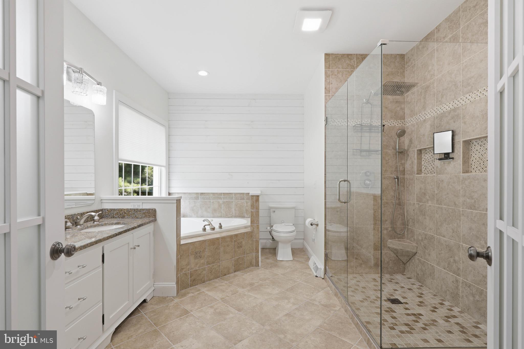 LAUREL POND - Residential