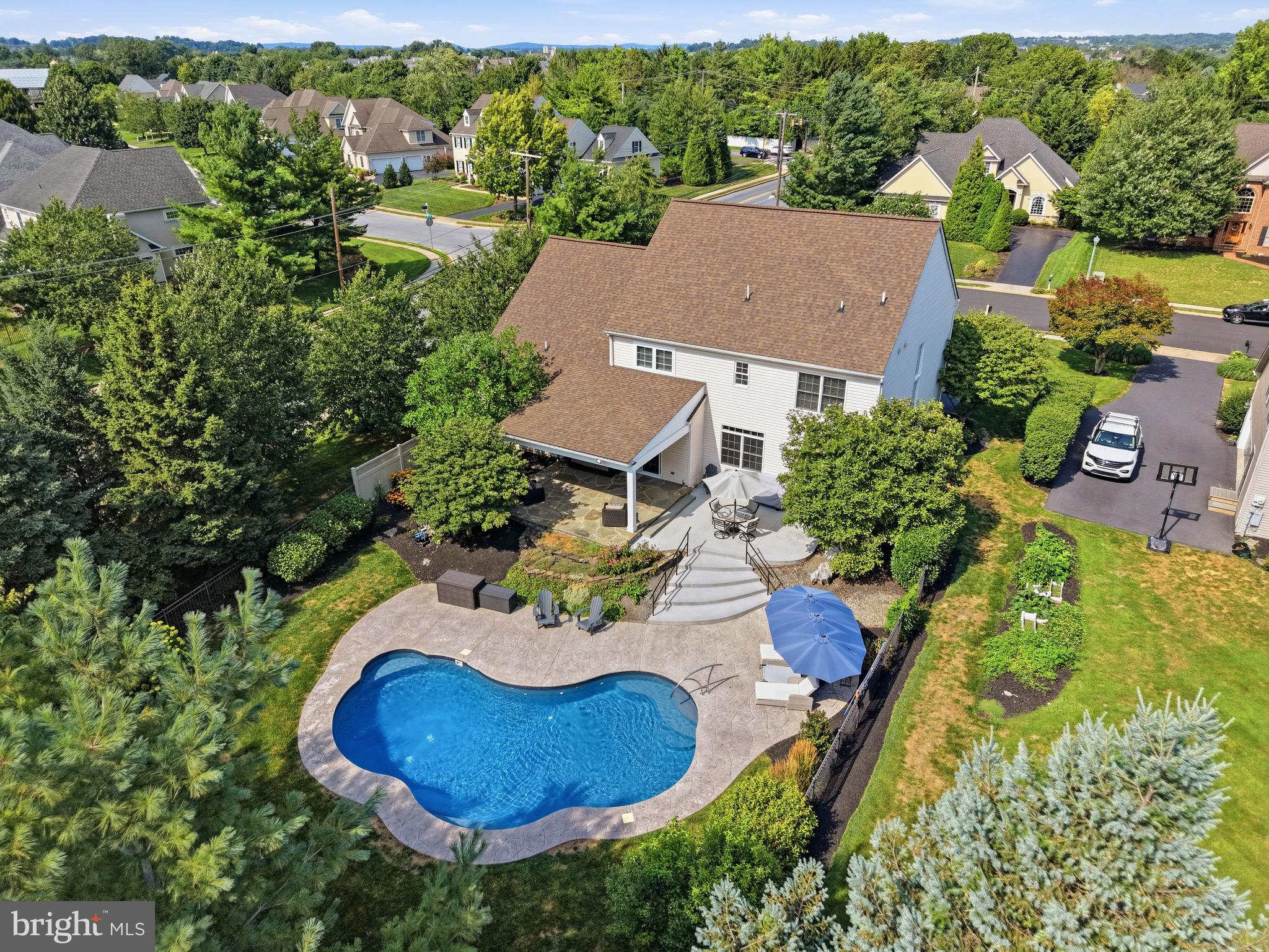 LAUREL POND - Residential