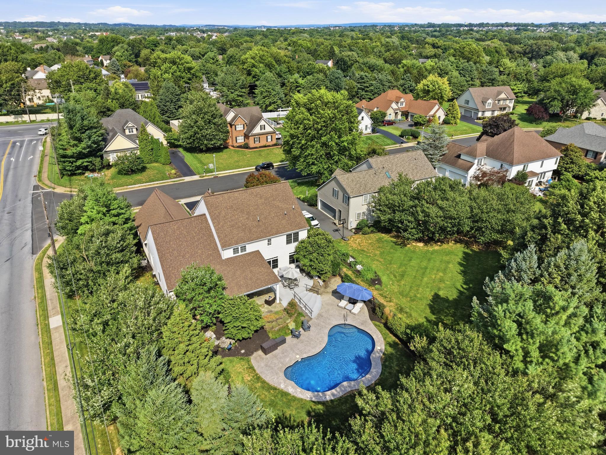 LAUREL POND - Residential