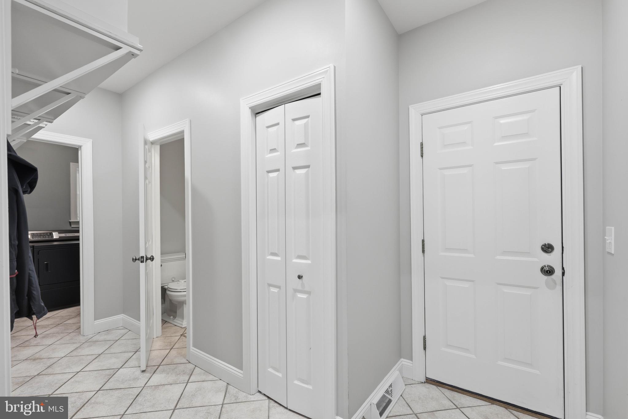 LAUREL POND - Residential