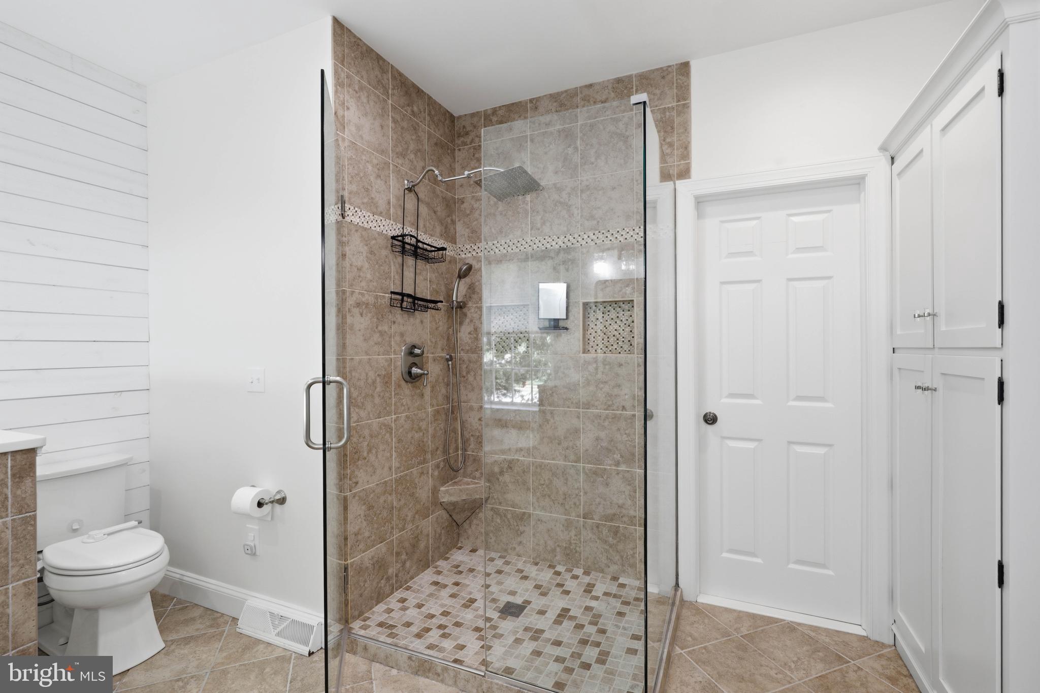 LAUREL POND - Residential