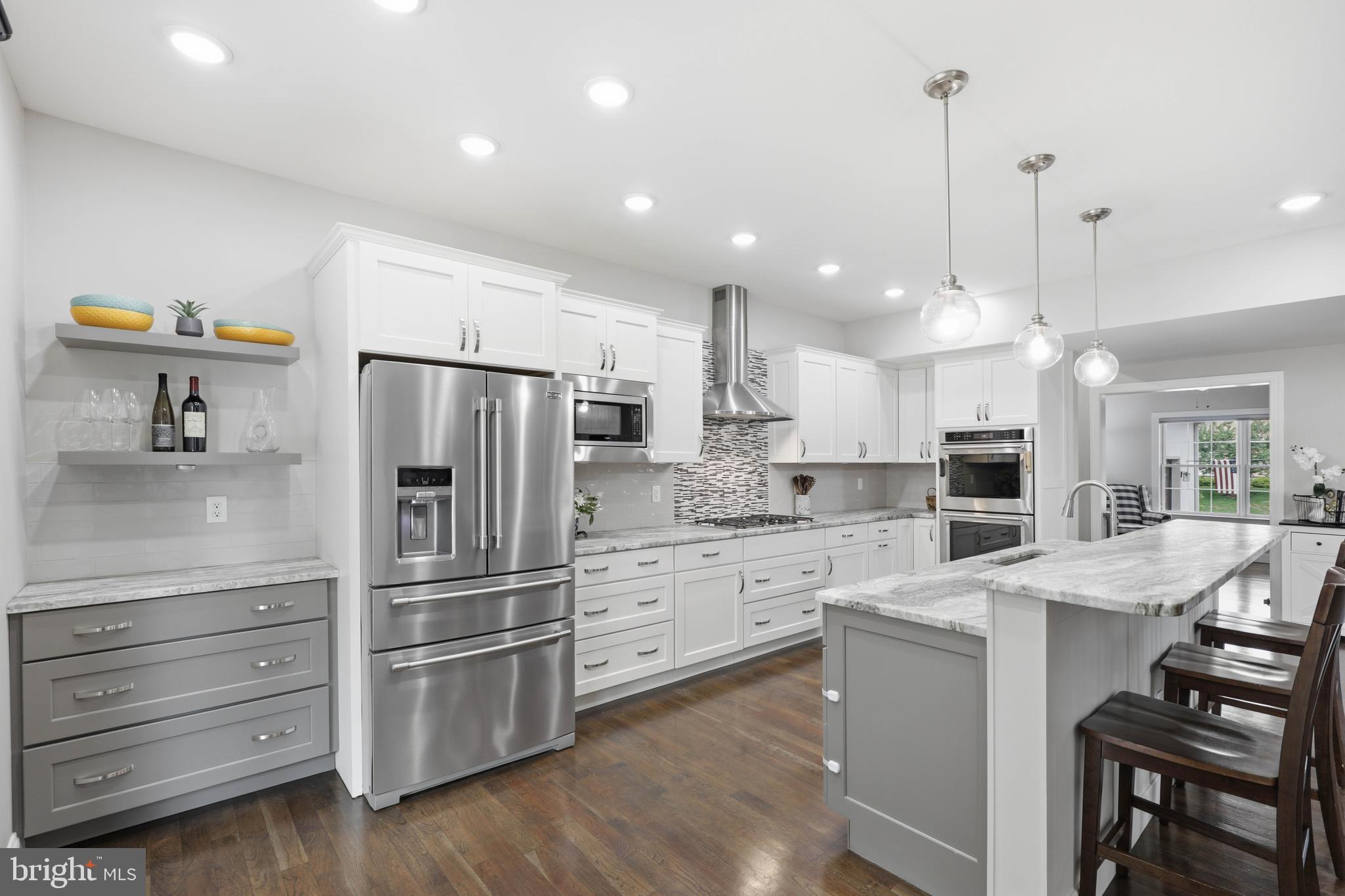 LAUREL POND - Residential