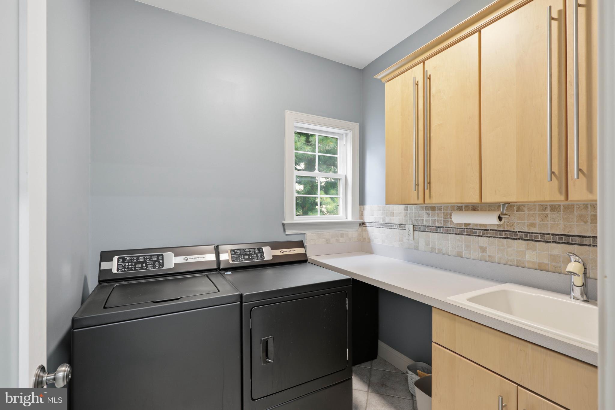 LAUREL POND - Residential