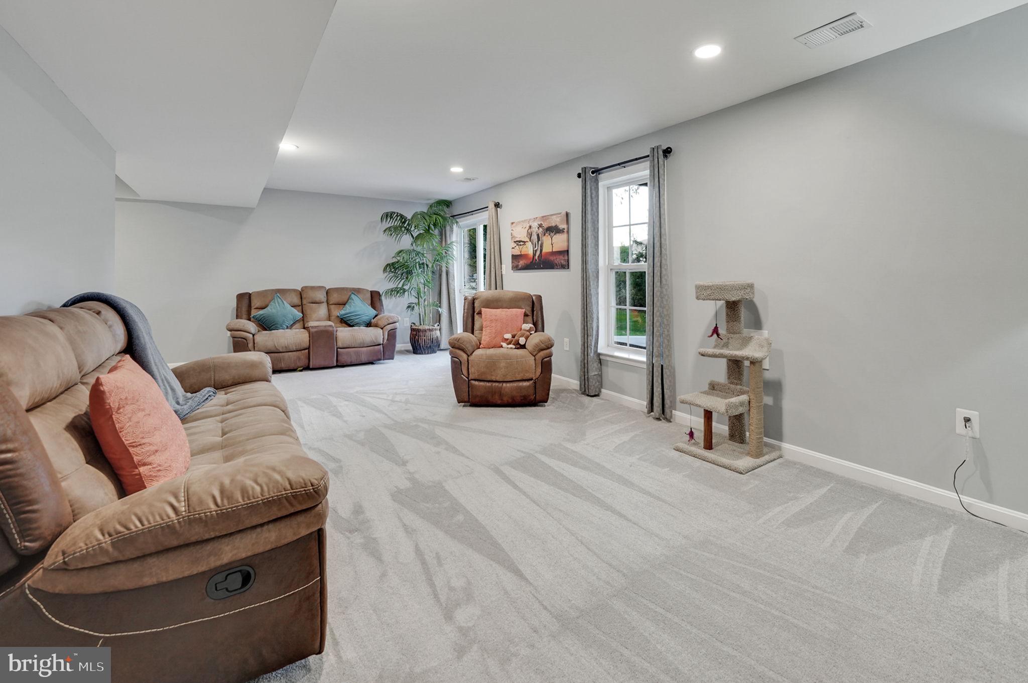 ORANGE ESTATES - Residential