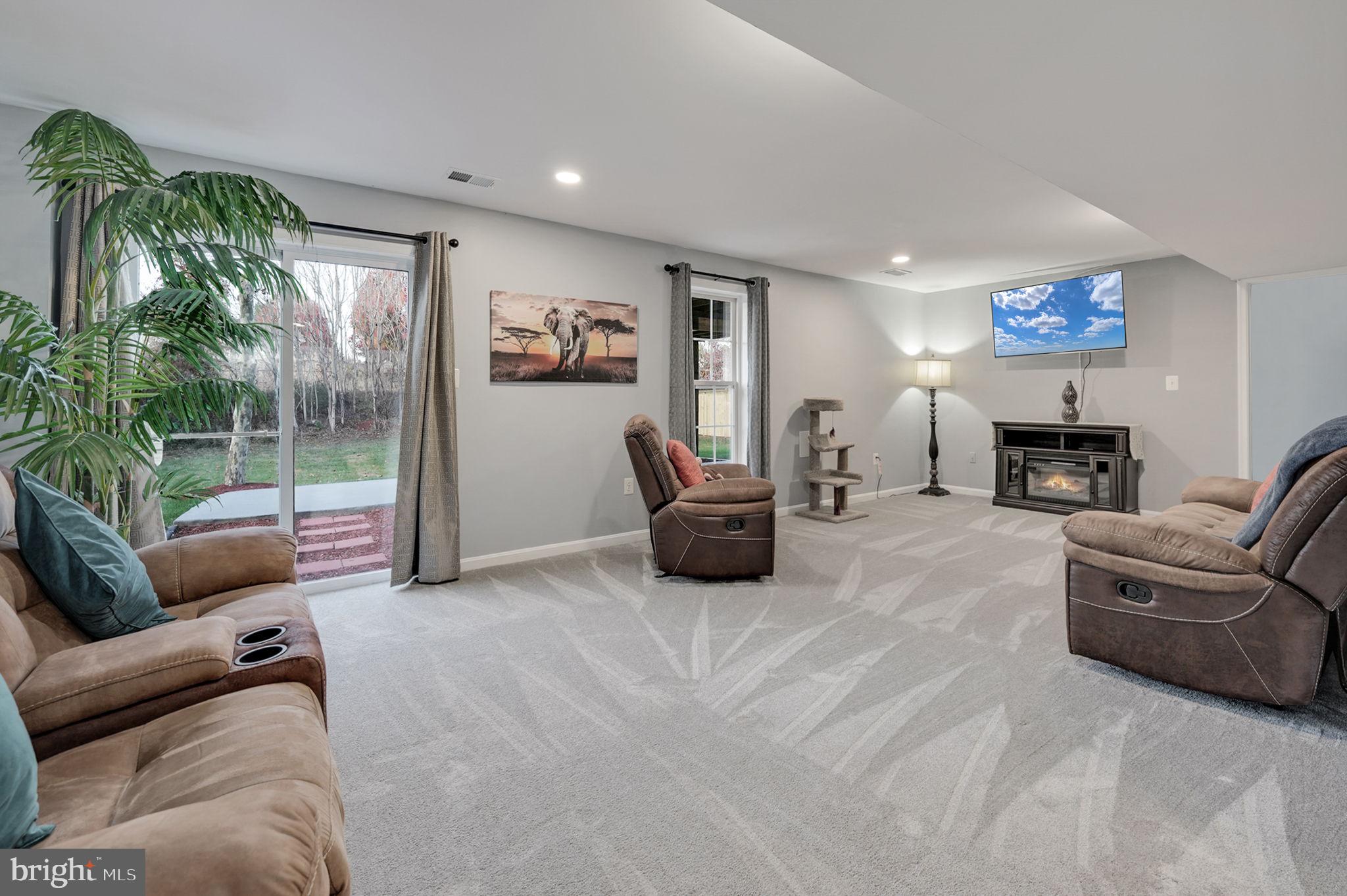 ORANGE ESTATES - Residential