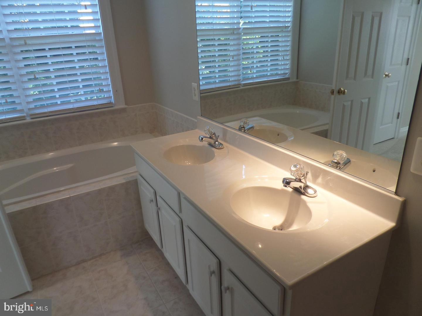 EDWARDS LANDING - Residential