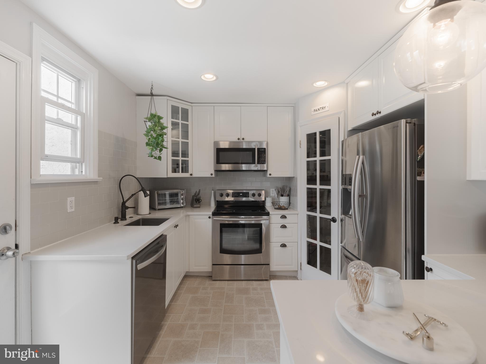 NORTH HILLS - Residential