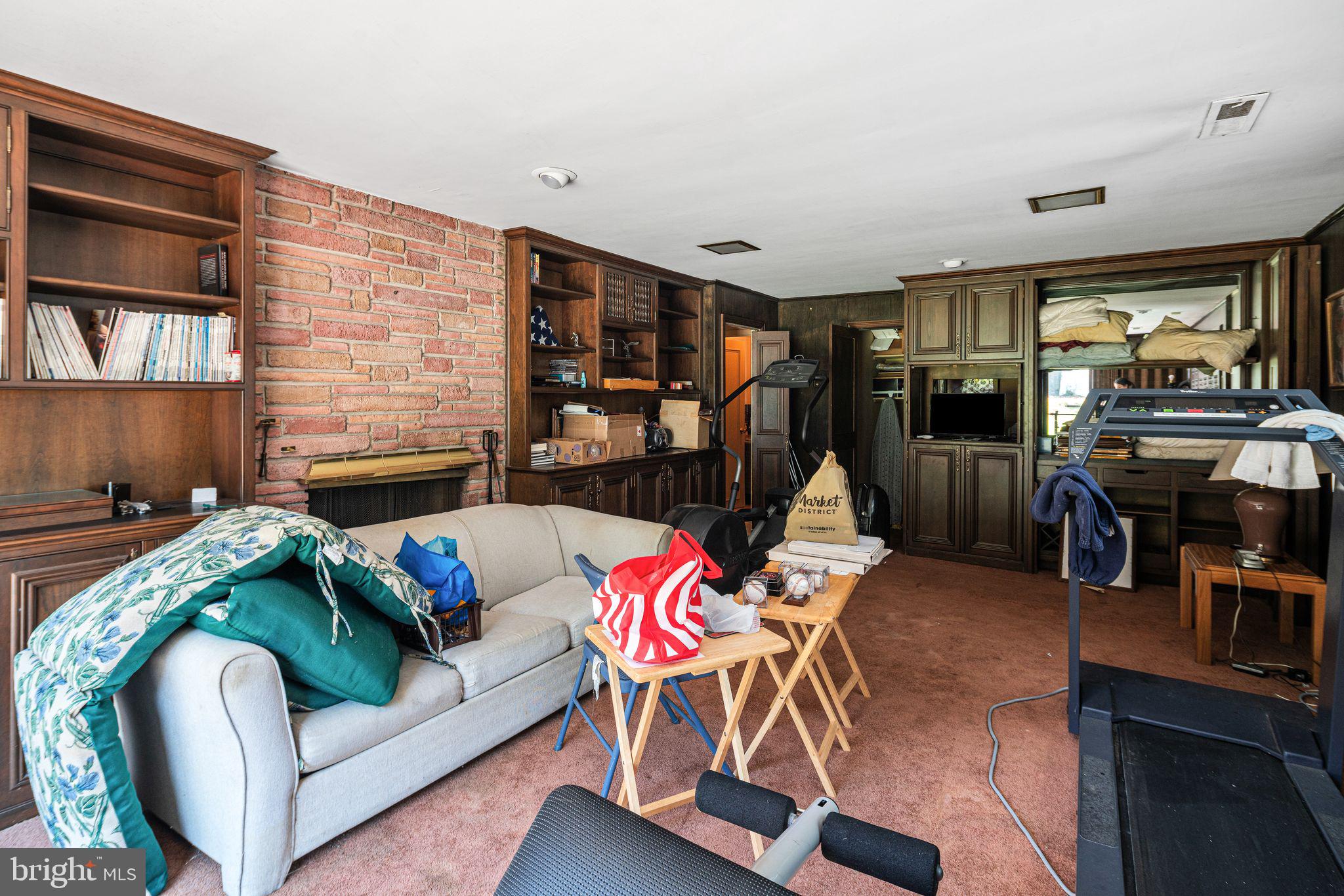 CHELTENHAM - Residential