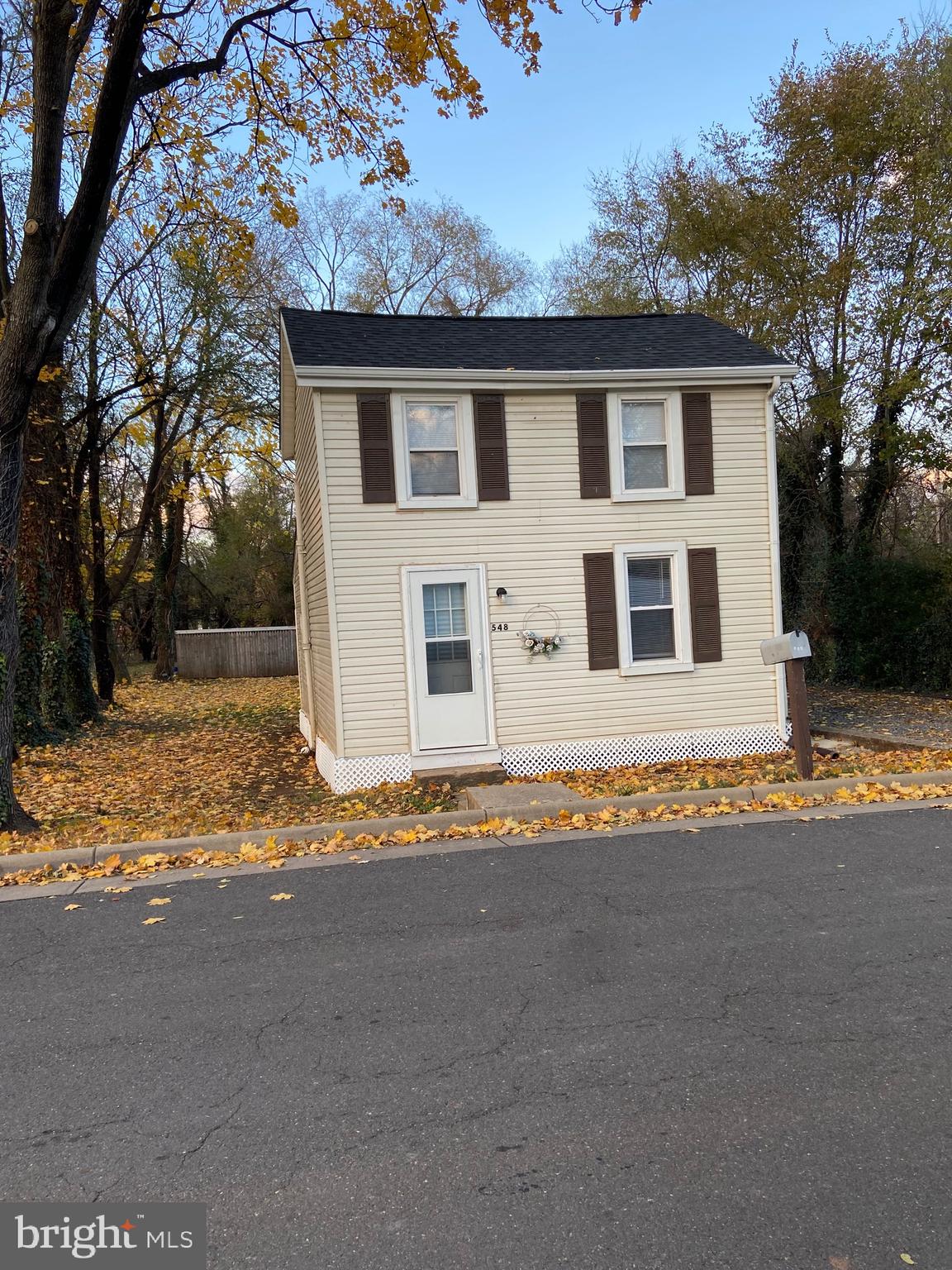 Location location location!  Great little colonial in the middle of town.  Come see it today!
