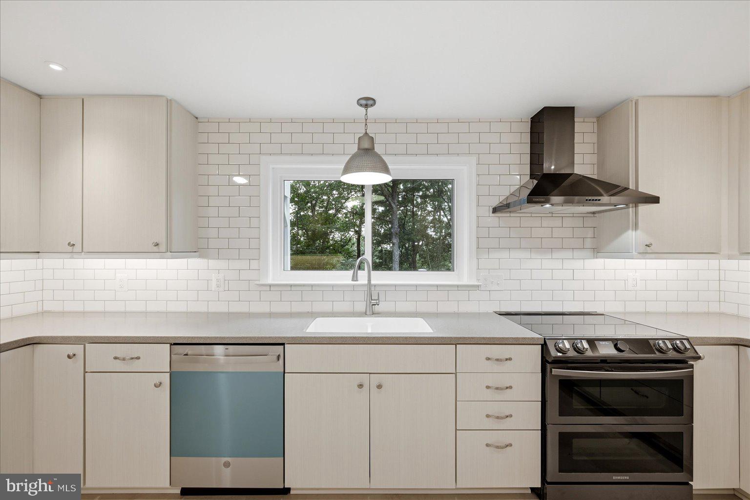SHENANDOAH RETREAT - Residential