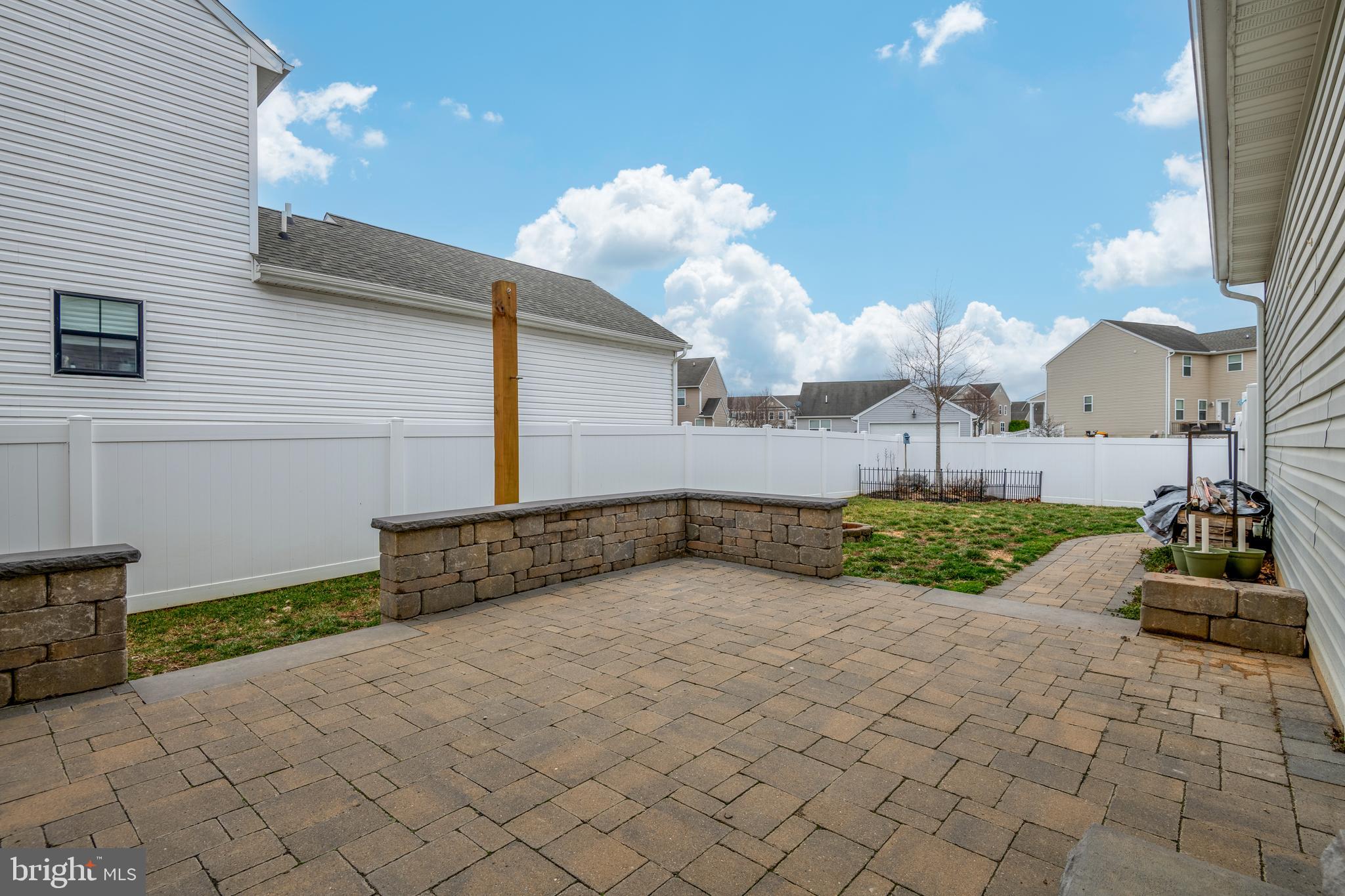 CASTLETON - Residential