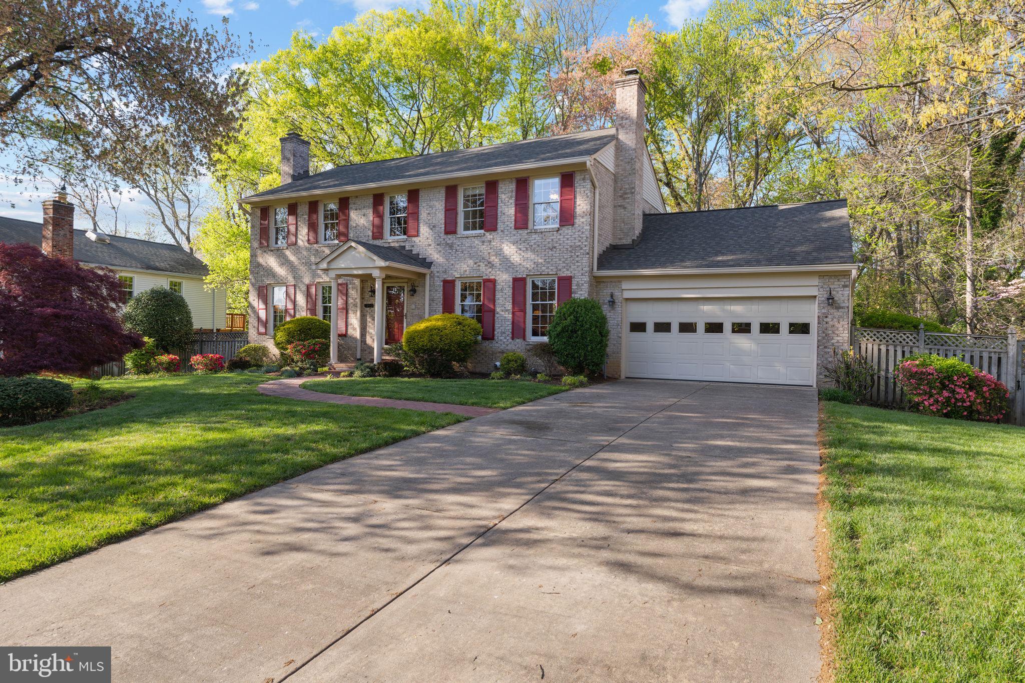 FORT HUNT ESTATES - Residential